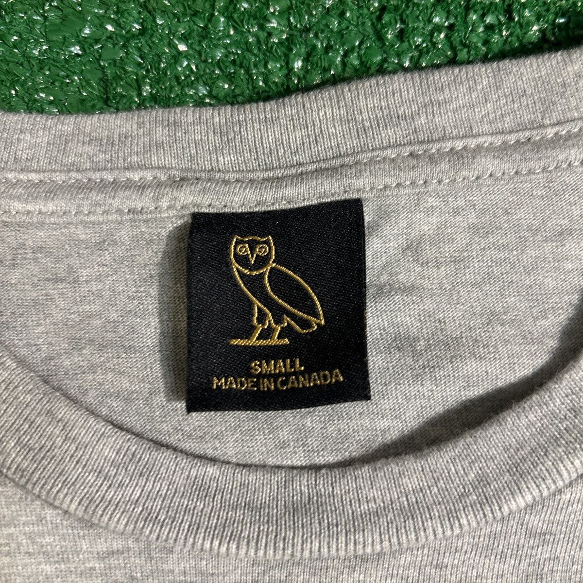 October's Very Own Octobers Very Own OVO Cuban Link Crest Pocket Tee Size S Size US S / EU 44-46 / 1 - 3 Thumbnail