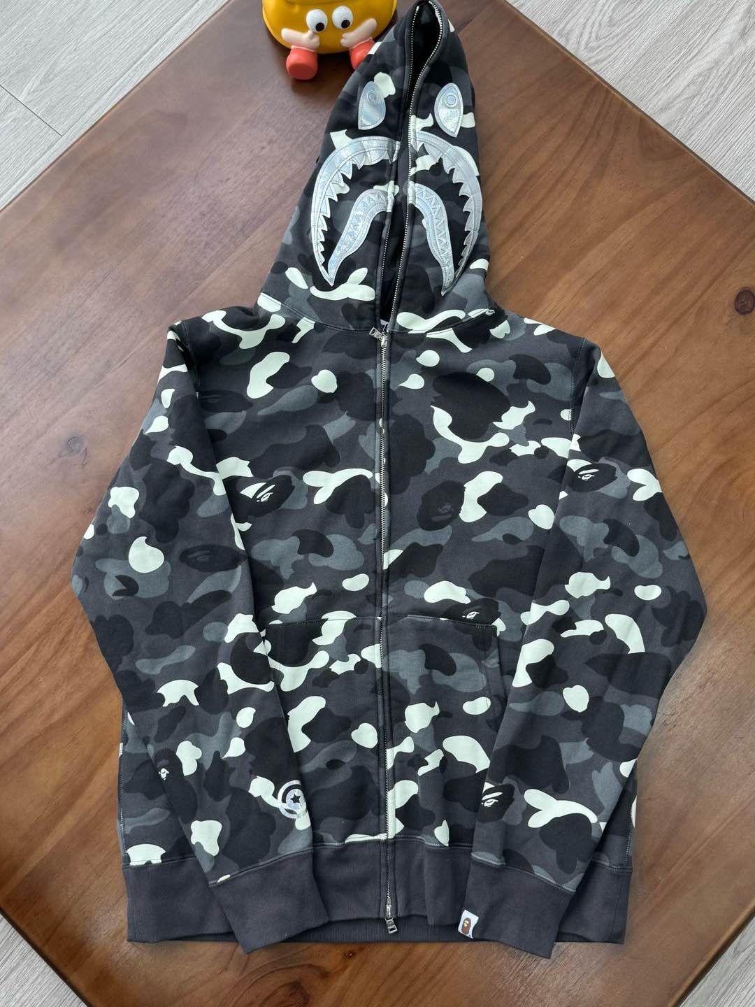 Bape A BATHING APE Camo Shark Hoodie Size XL Size US XL / EU 56 / 4 - 1 Thumbnail
