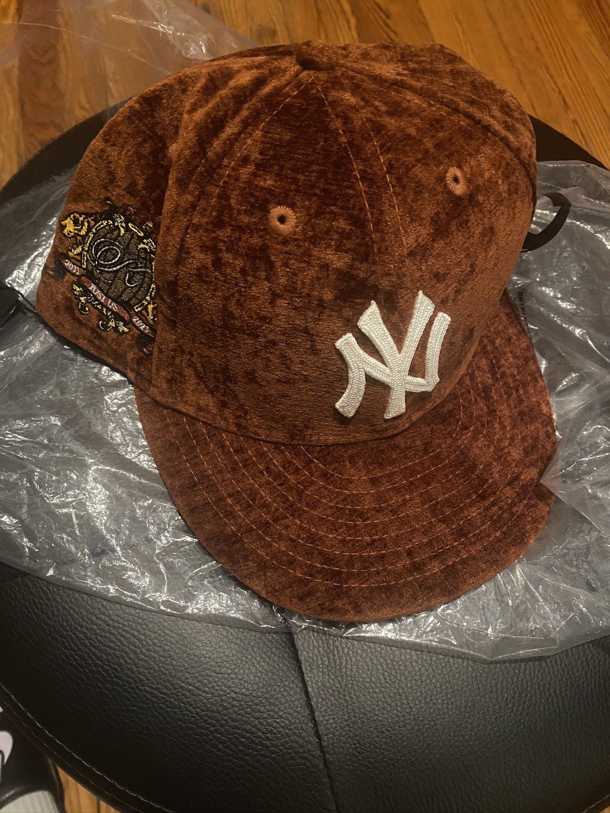 Kith Kith x New Era NY Yankees Chenille Chainstitch 59Fifty Hat Size ONE SIZE - 2 Thumbnail