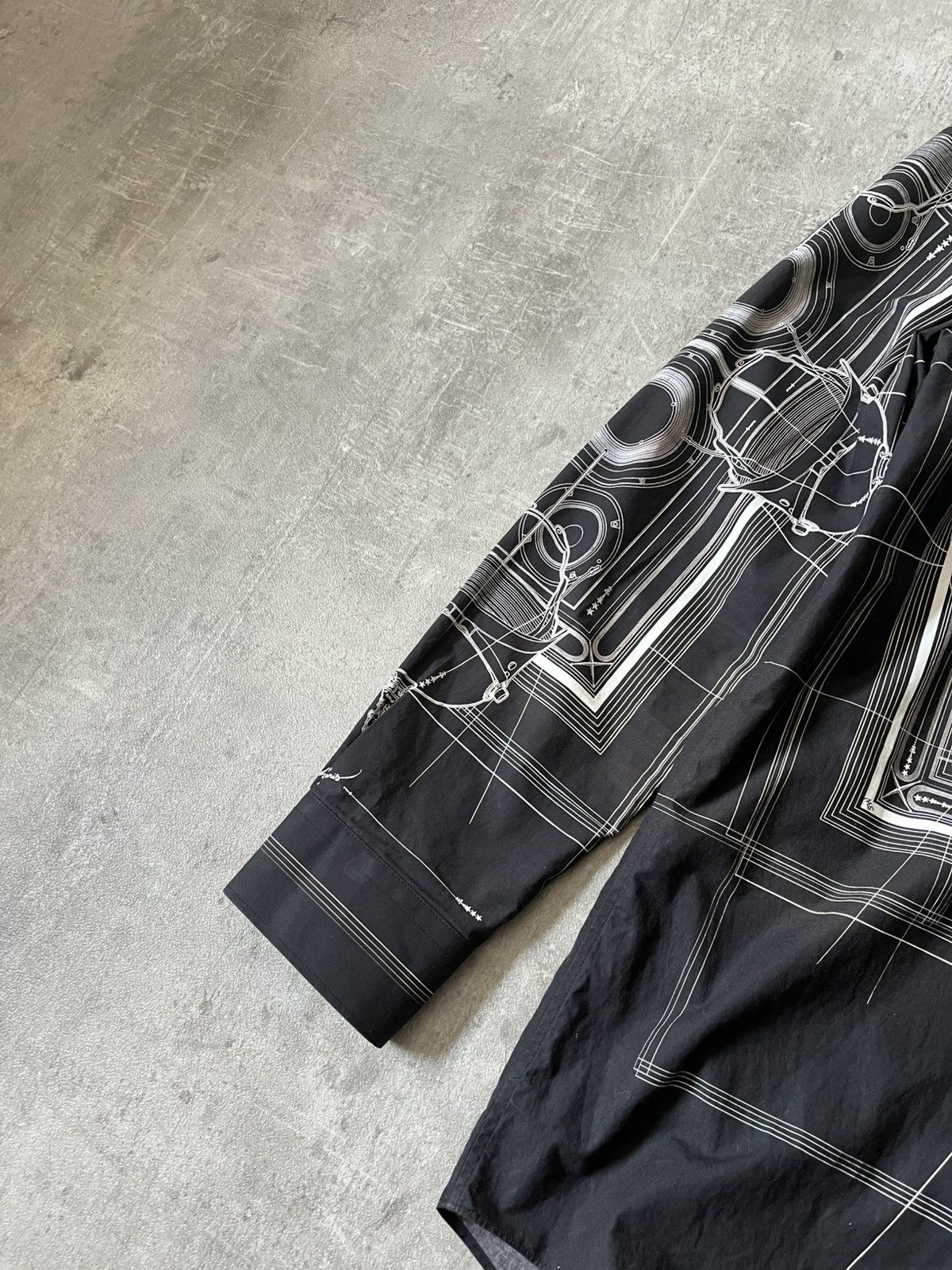 Givenchy Givenchy Cobra button up shirt A/W 2016 Riccardo Tisci Size US L / EU 52-54 / 3 - 4 Thumbnail