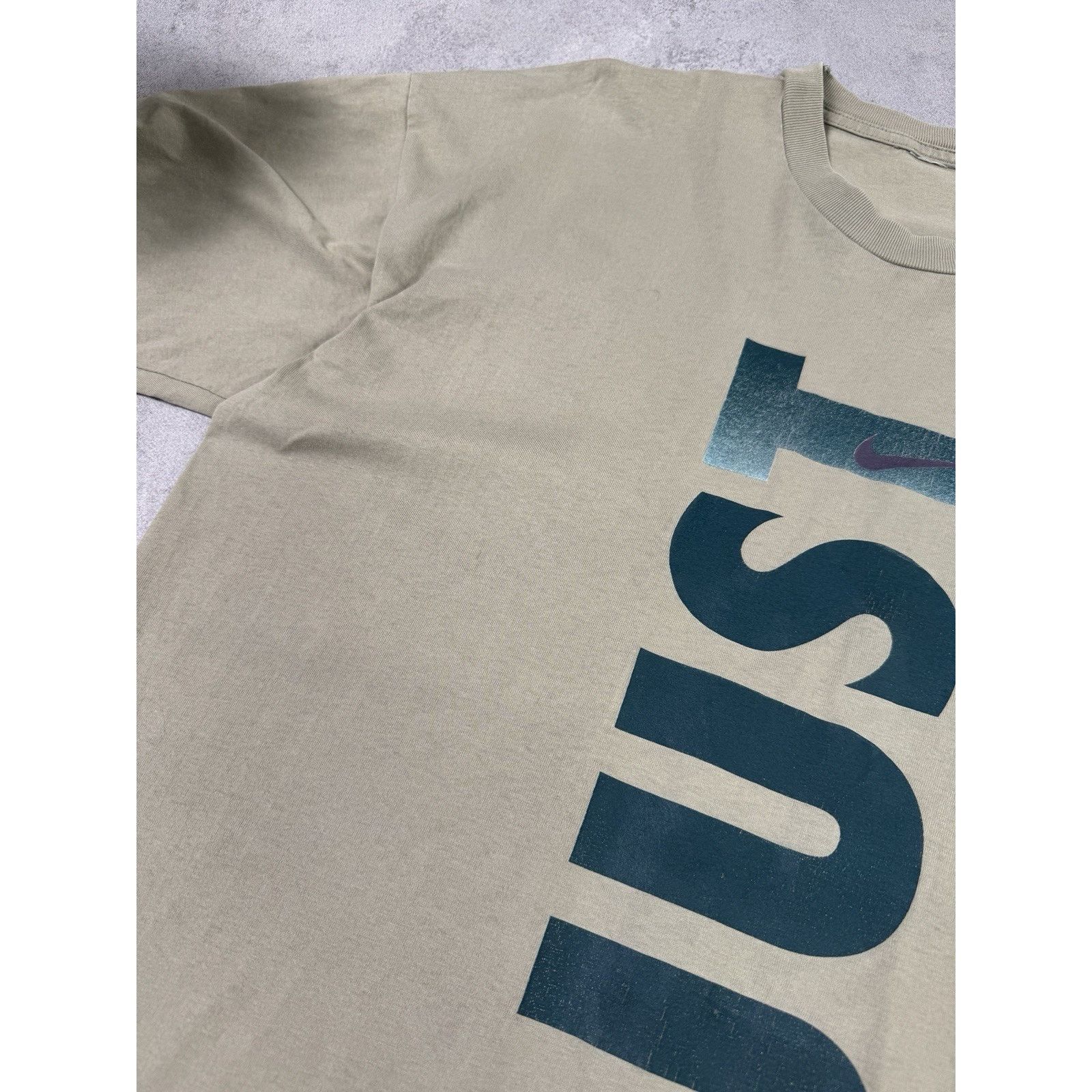 Nike Nike Vintage Big Logo T Shirt Beige Men Size US XL / EU 56 / 4 - 8 Thumbnail