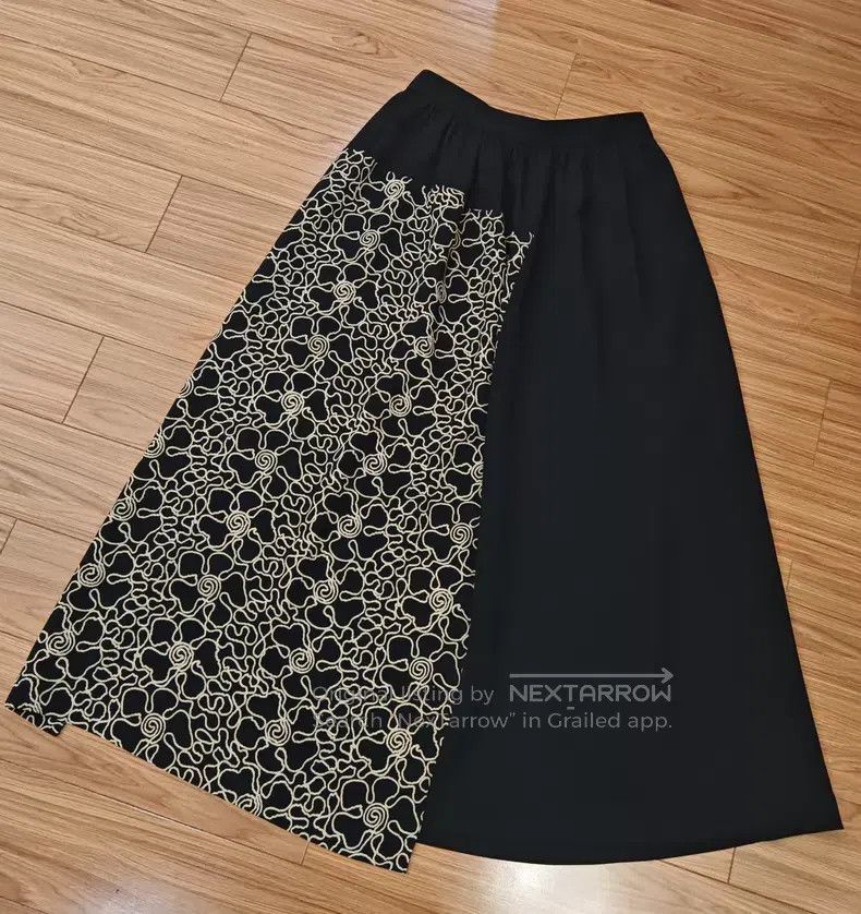 Comme des Garcons Comme des Garcons size M Classic Assembled Skirt Size 22" - 1 Thumbnail