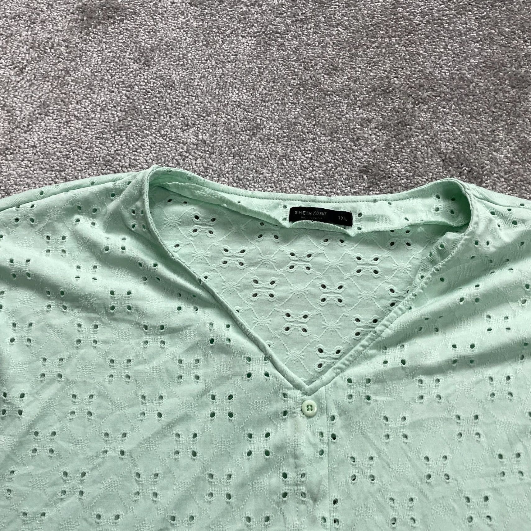Shein Shein Curve Eyelet Top Womens XL Plus Pastel Green Short Sleeve Casual Blouse Size XL / US 12-14 / IT 48-50 - 3 Thumbnail