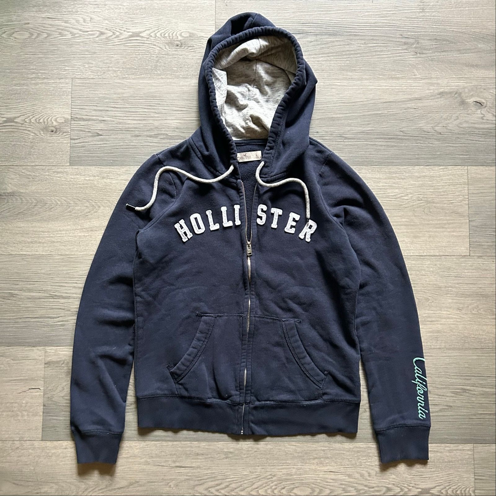 Hollister Vtg y2k Hollister California Full Zip Applique Logo Hoodie Size L / US 10 / IT 46 - 1 Thumbnail