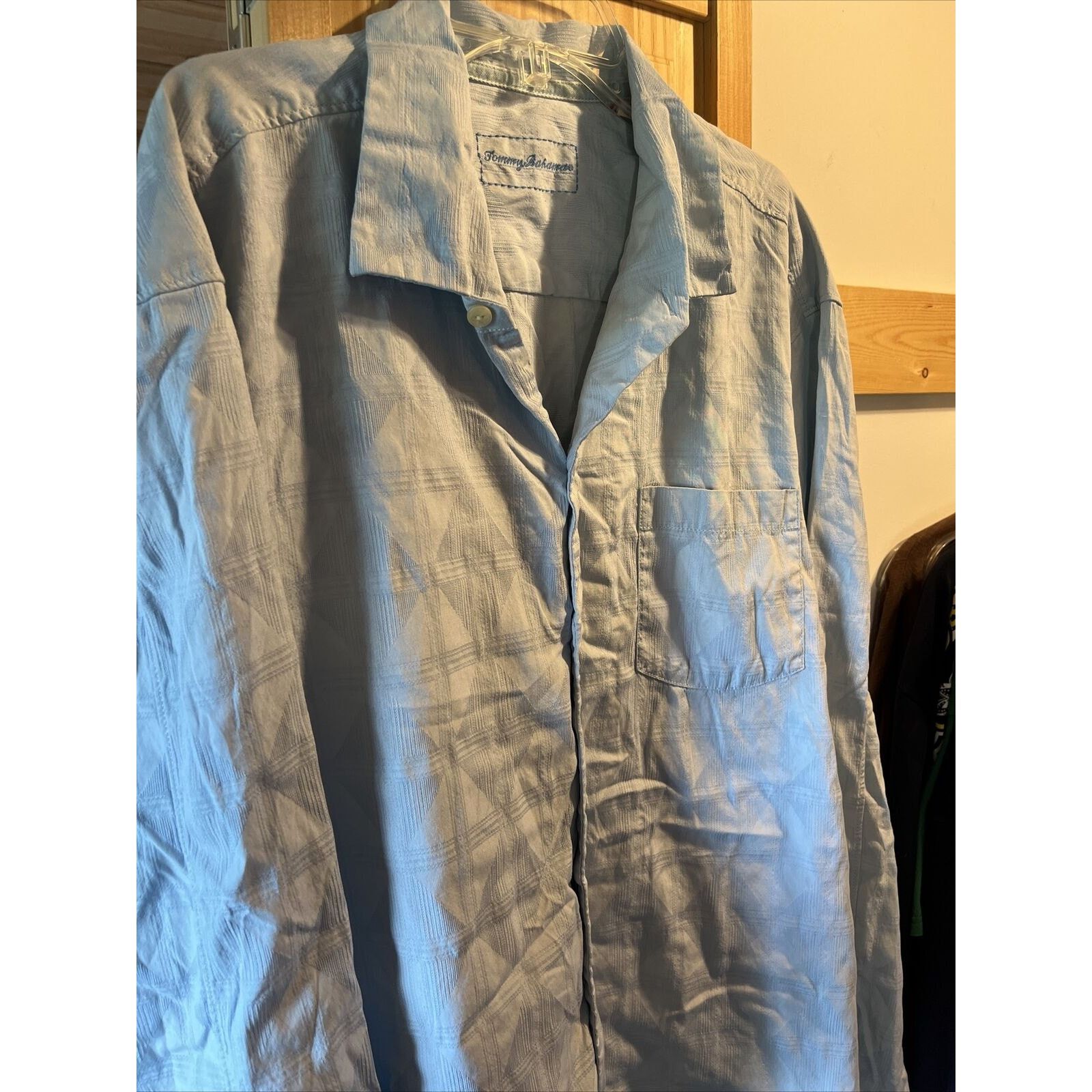Tommy Bahama Tommy Bahama Men’s XL Light Blue LS Button Silk Blend Shirt Size US XL / EU 56 / 4 - 4 Thumbnail