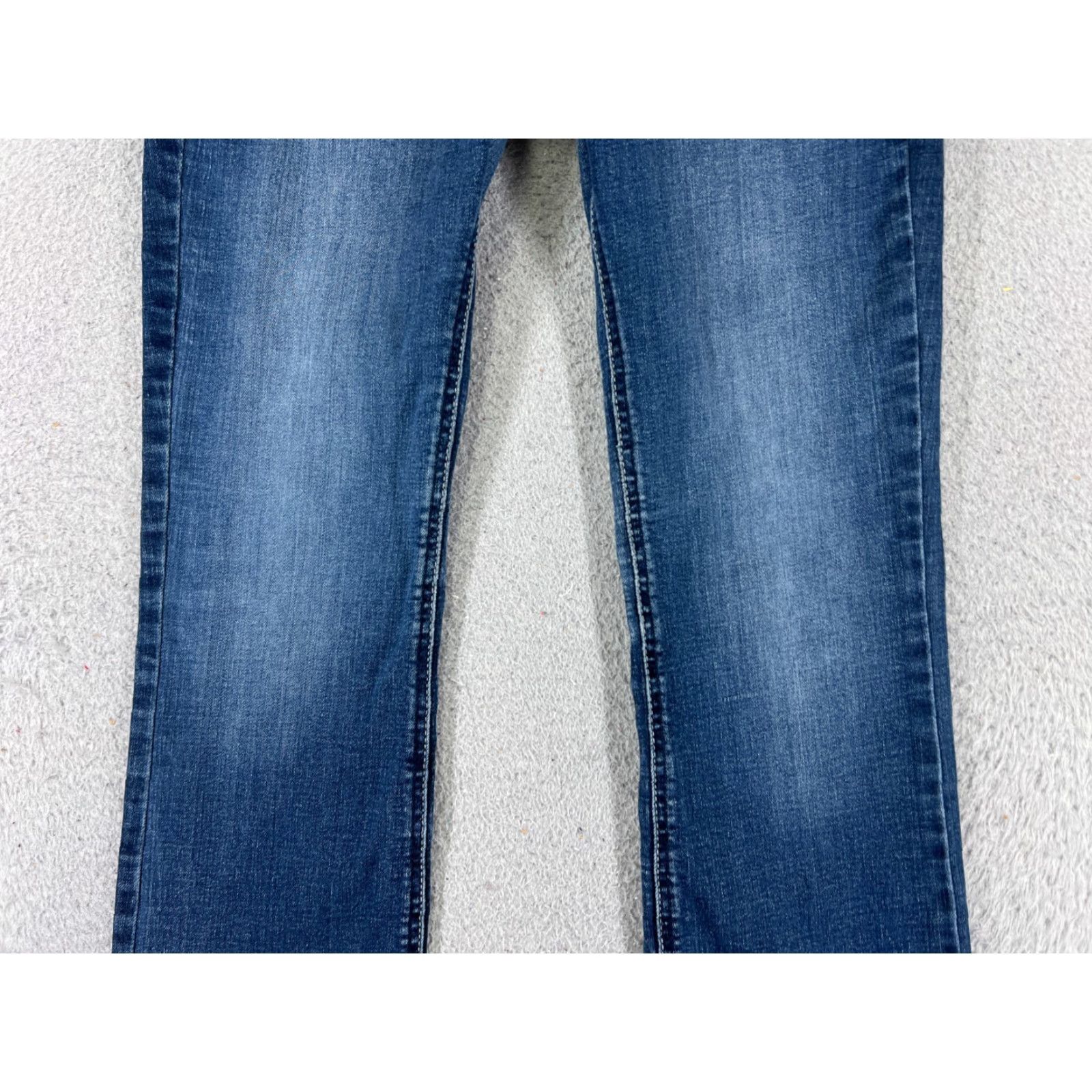 Silver Jeans Co. Silver Jeans Suki Womens Jeans Bootcut 30 Blue Denim Embroidered Mid 28 Inseam 30 - Regular Waist Distressed Pockets Size 30" / US 8 / IT 44 - 3 Thumbnail