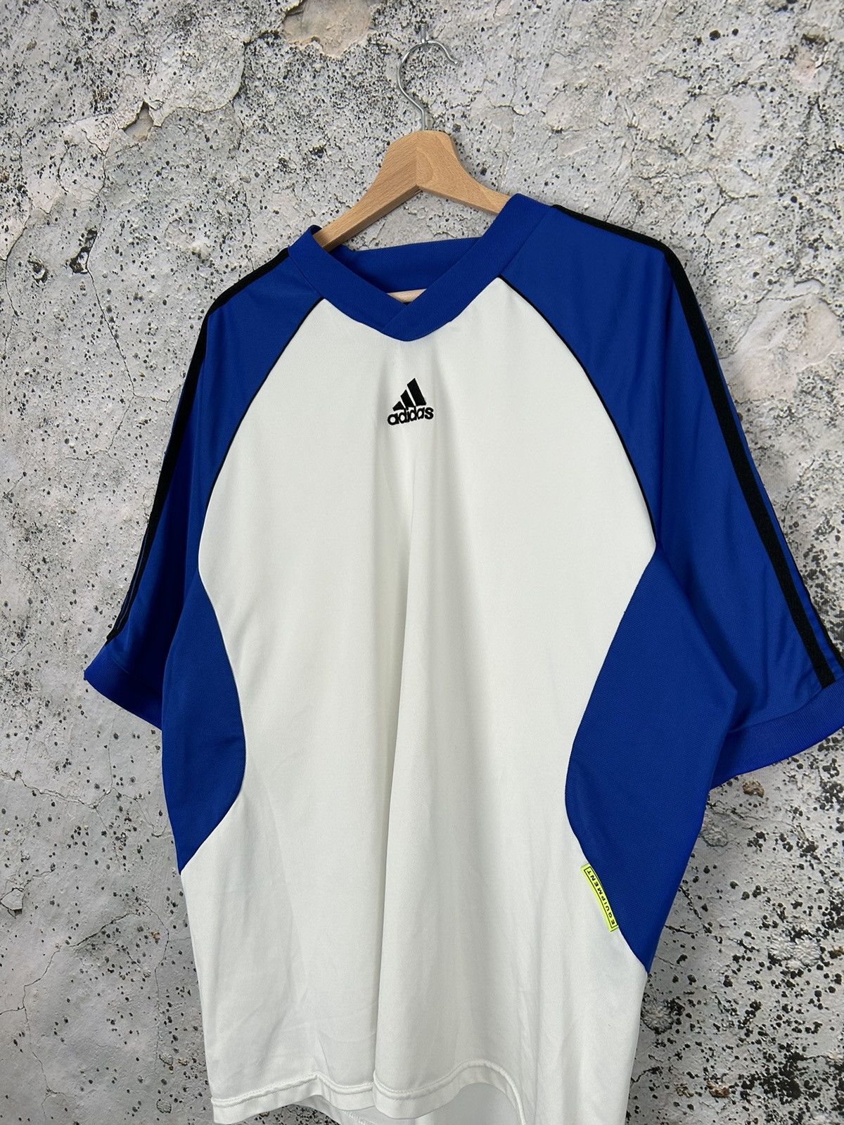 Adidas Vintage Adidas Equipment 90s Tee Logo Retro Hype Size US XXL / EU 58 / 5 - 2 Thumbnail