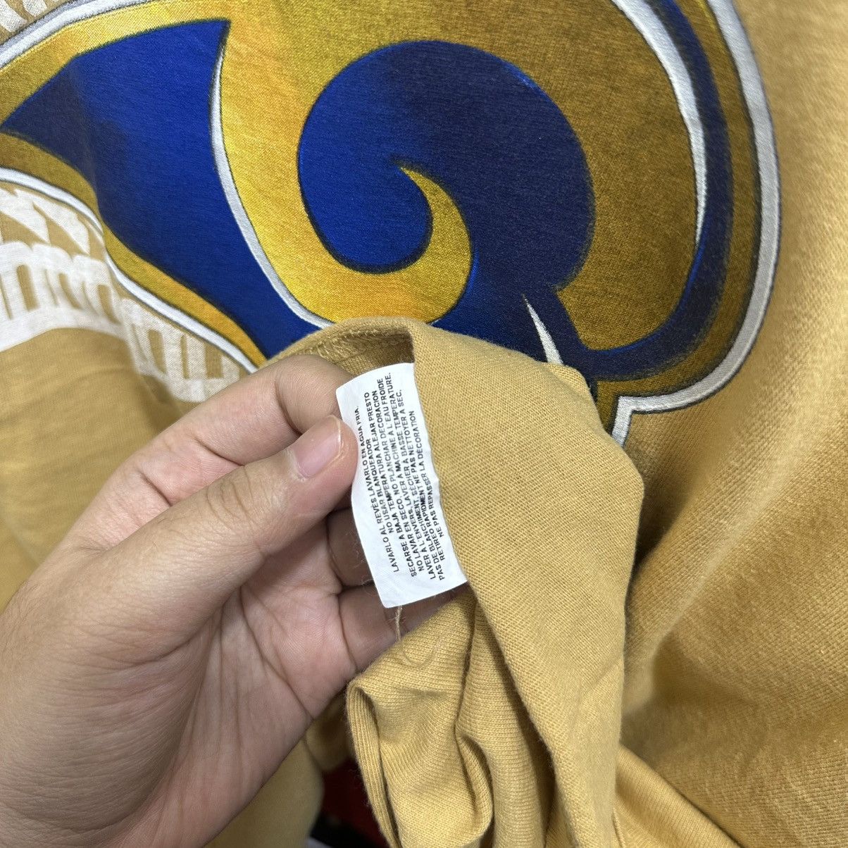 MLB × NFL × Vintage Rare NFL Bull Tee Size US L / EU 52-54 / 3 - 4 Thumbnail