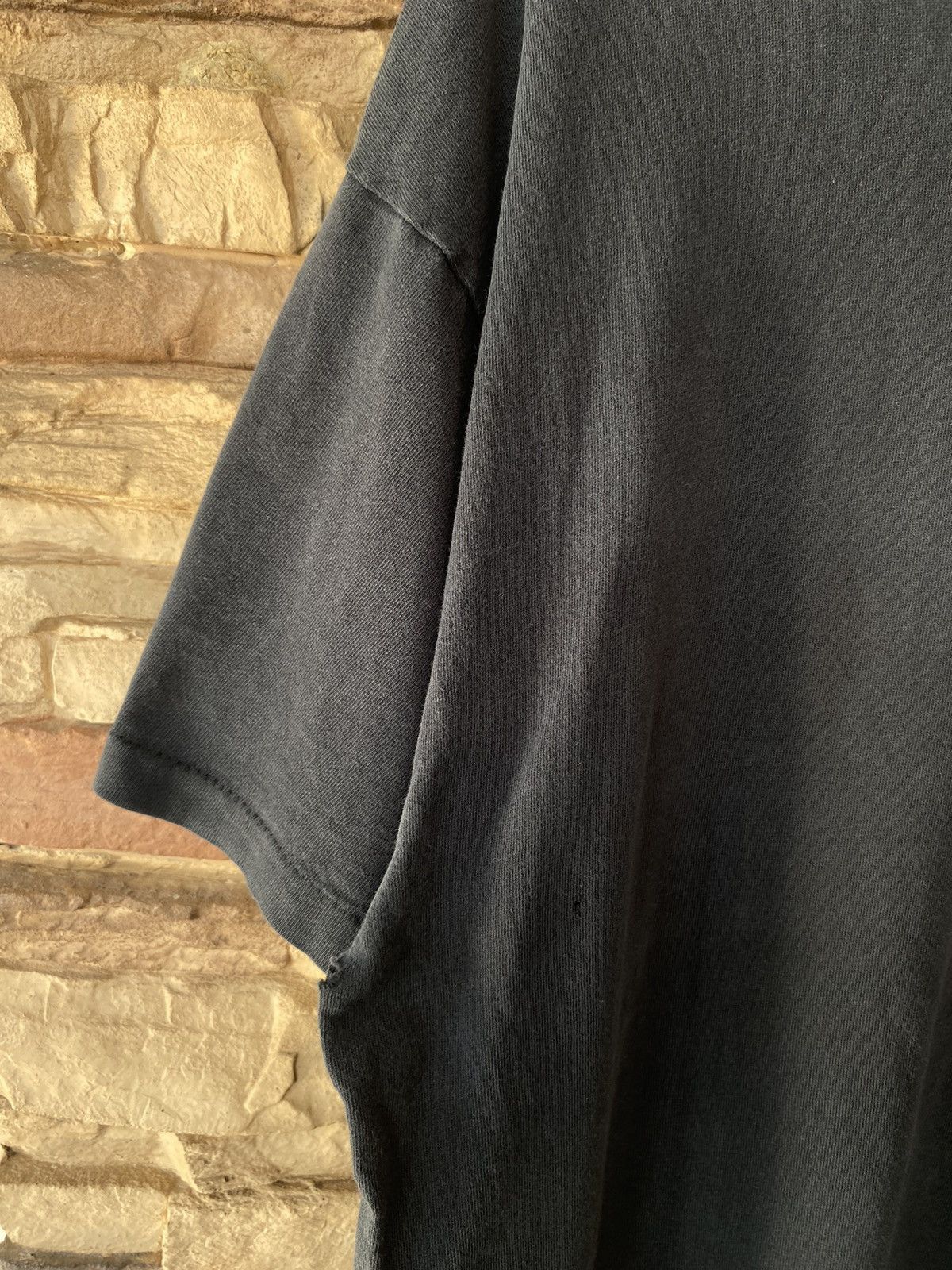 Quiksilver Vintage 90s Quiksilver Backhit Logo Surfing Tees Distressed Size US XL / EU 56 / 4 - 6 Thumbnail