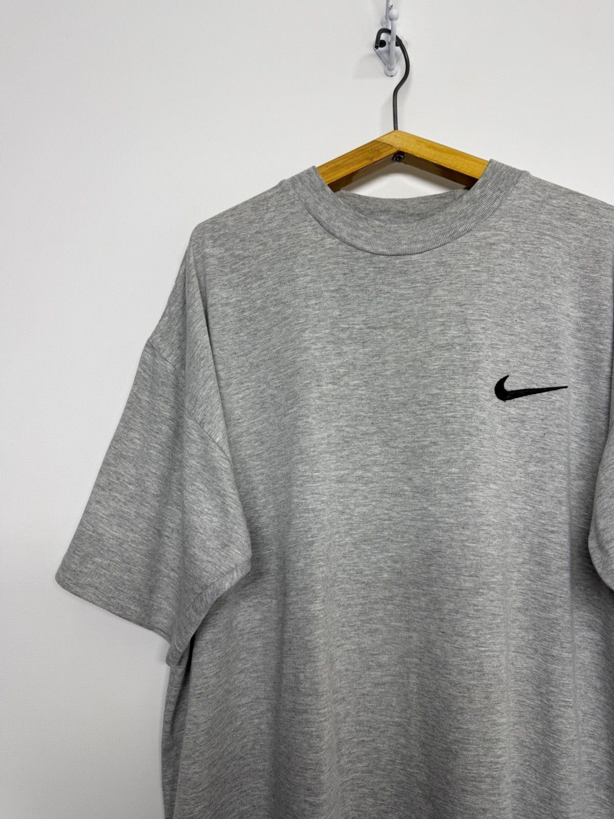 Nike Vintage Y2K Nike Small Swoosh Logo T Shirt 00’s Size US M / EU 48-50 / 2 - 6 Thumbnail