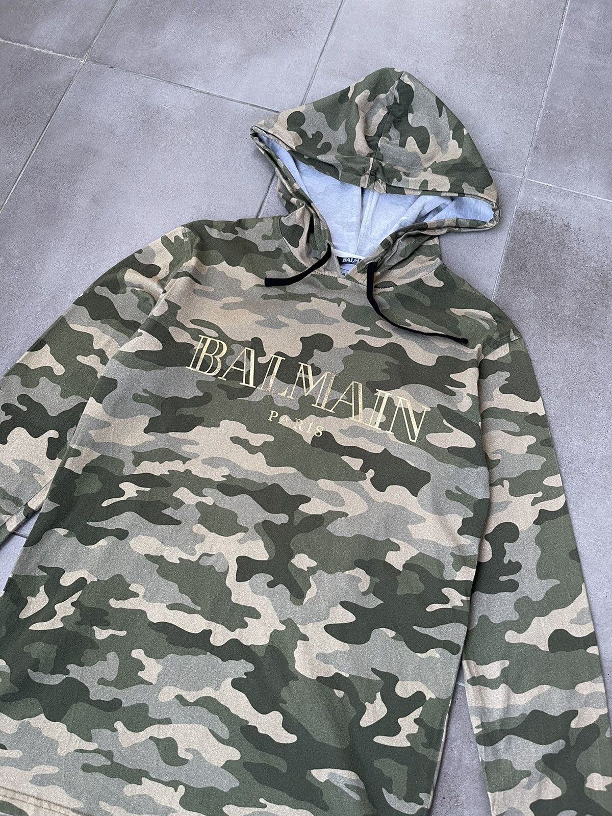 Balmain AW17 Balmain Logo Camo Print Thin Hoodie Size US S / EU 44-46 / 1 - 10 Thumbnail