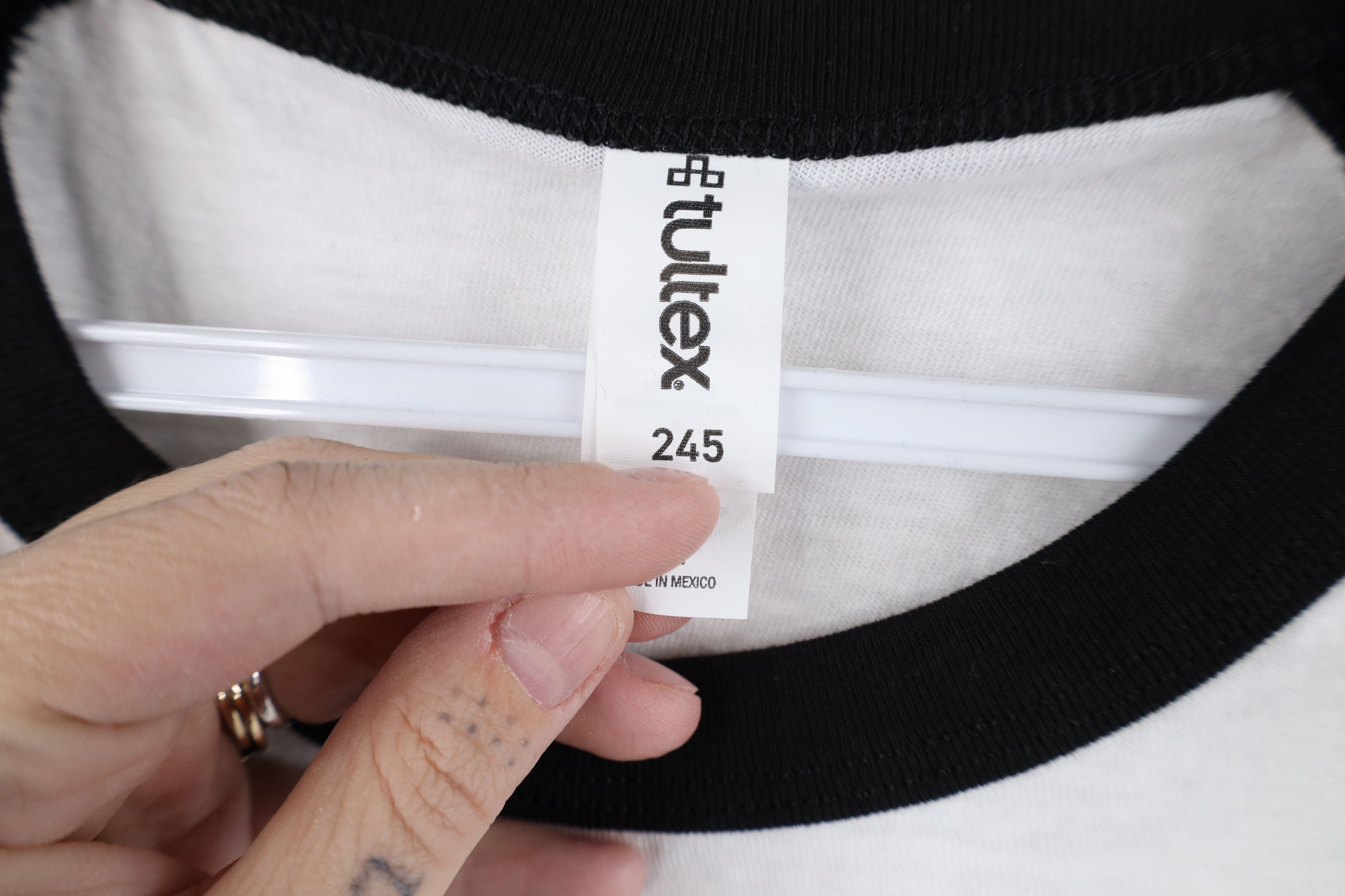 Vintage Retro Spell Tigers Baseball 3/4 Sleeve Raglan T-Shirt Size US M / EU 48-50 / 2 - 7 Thumbnail