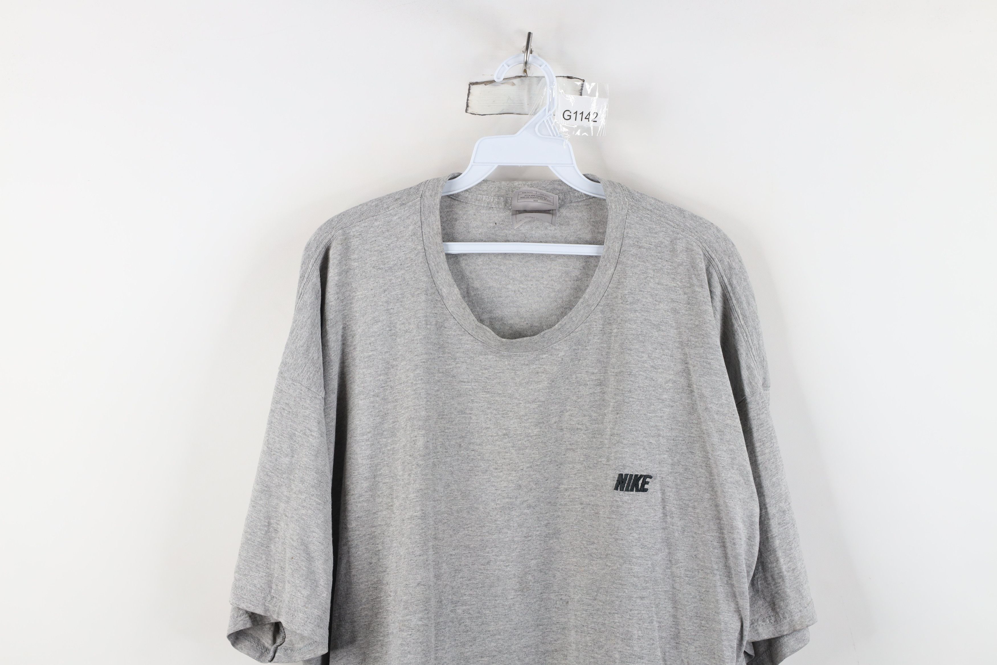Nike Vintage Y2K Nike Block Letter Spell Out T-Shirt Gray Size US XXL / EU 58 / 5 - 2 Thumbnail