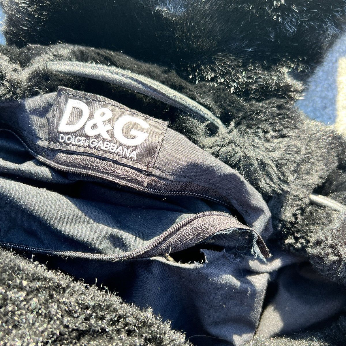Designer × Dolce & Gabbana × Saint Laurent Paris 🐨Dolce Gabbana fur🐺 backpack Size ONE SIZE - 4 Thumbnail