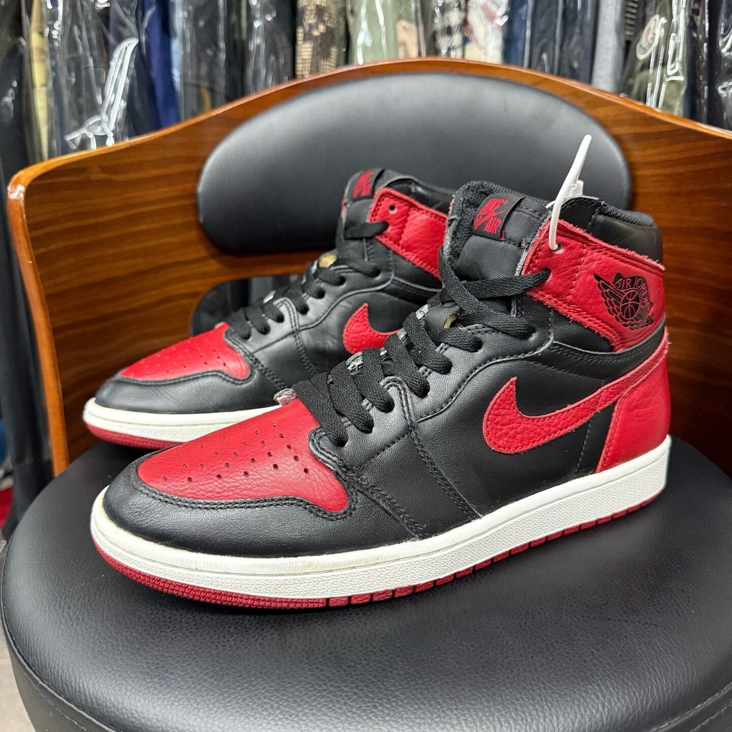 Nike Nike AJ1 Black Lowtop Sneakers 42 Men Size US 9 / EU 42 - 1 Thumbnail