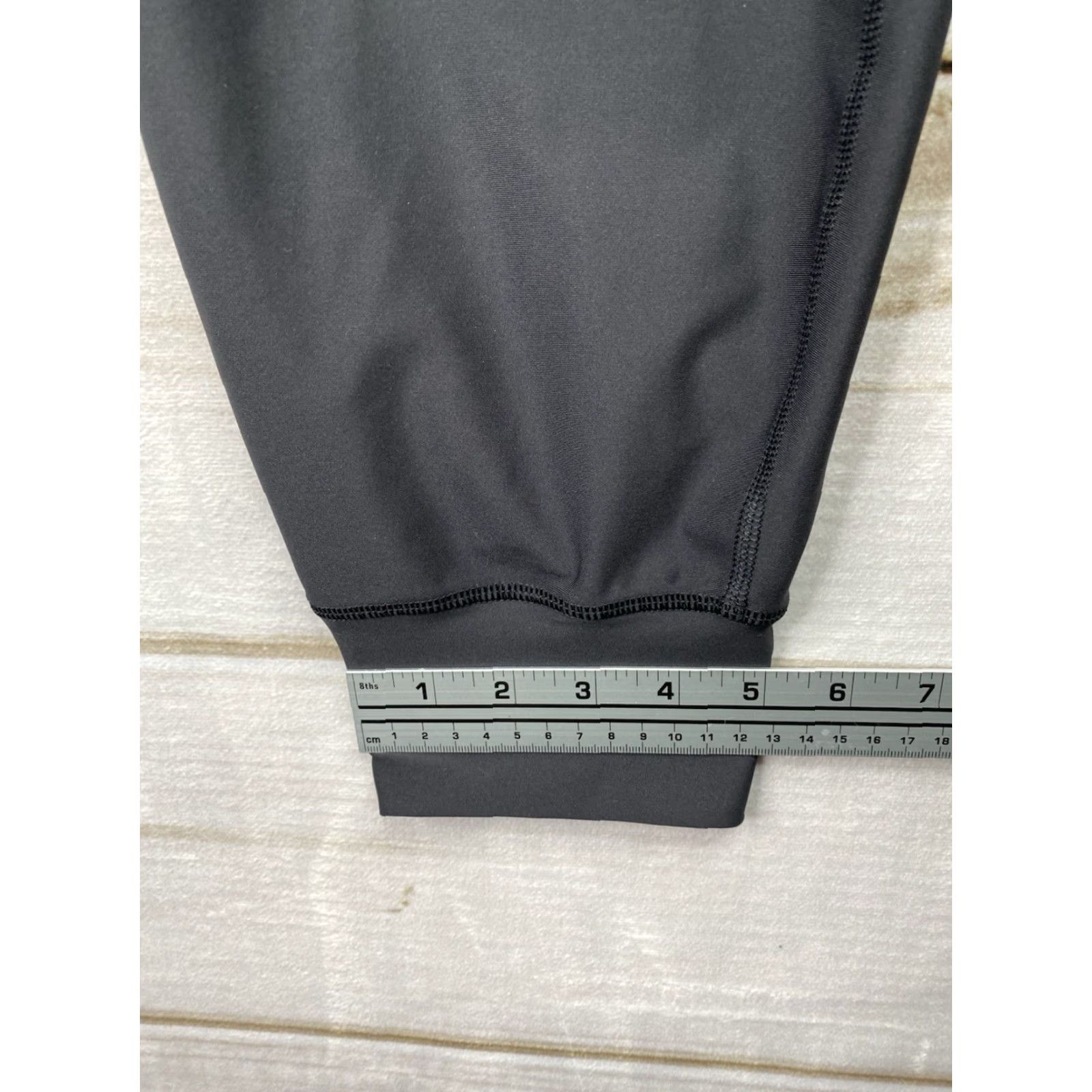 Old Navy Old Navy Active XL Hi Rise Powersoft Go-Dry Leggings Joggers Black Pockets Size 40" / US 18 - 6 Thumbnail