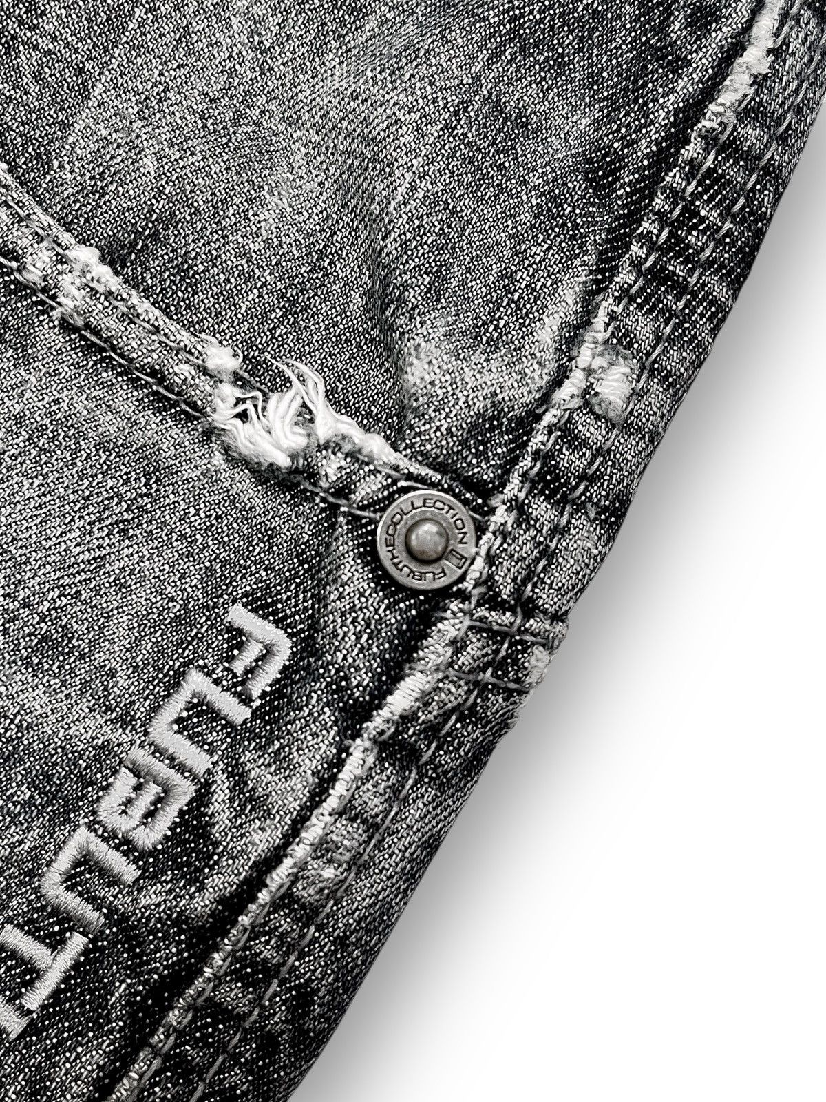 Fubu Fubu Collection Vintage Distressed Denim Pants Size US 31 - 12 Thumbnail