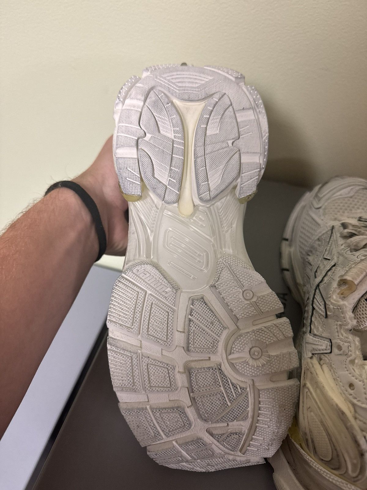 Balenciaga Balenciaga White Kith Runner 38 LIMITED Size US 6 / EU 39 - 8 Thumbnail