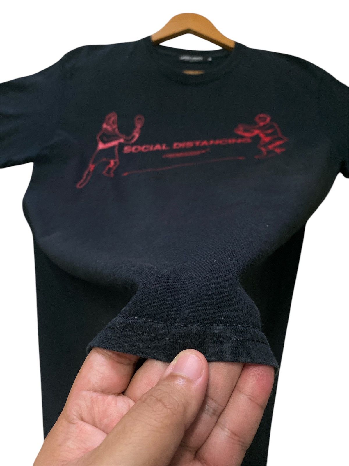 Undercover ‼️RARE‼️UNDERCOVER SOCIAL DISTANCING TEE🔥 Size US M / EU 48-50 / 2 - 7 Thumbnail