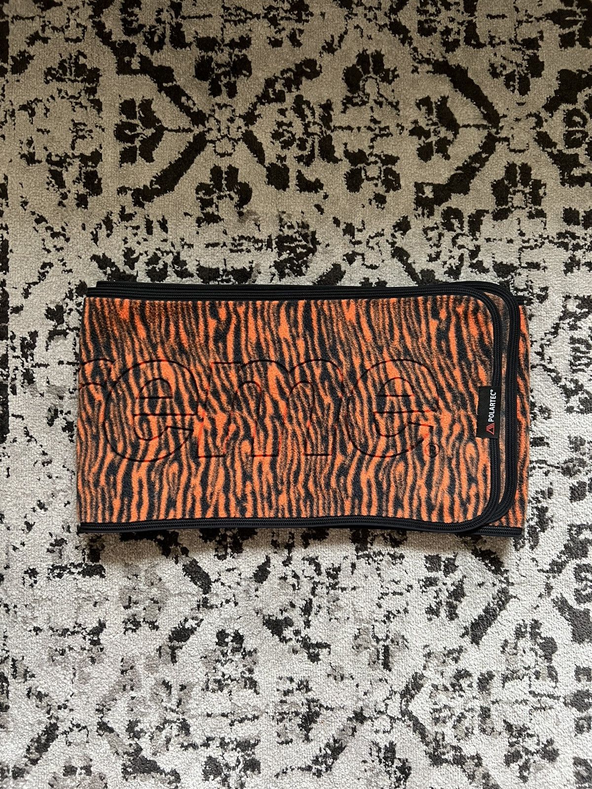 Supreme SUPREME POLARTEC® POCKET SCARF - TIGER | Grailed 