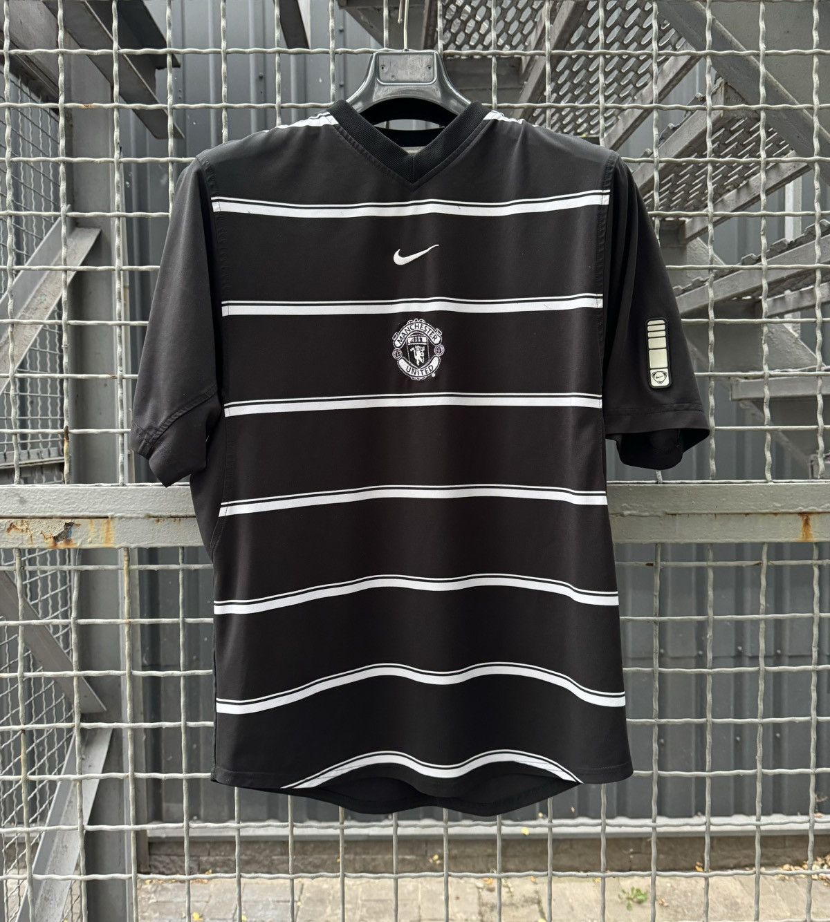 Nike Vintage 2002 Nike Manchester United Training Jersey Y2K Size US M / EU 48-50 / 2 - 1 Thumbnail