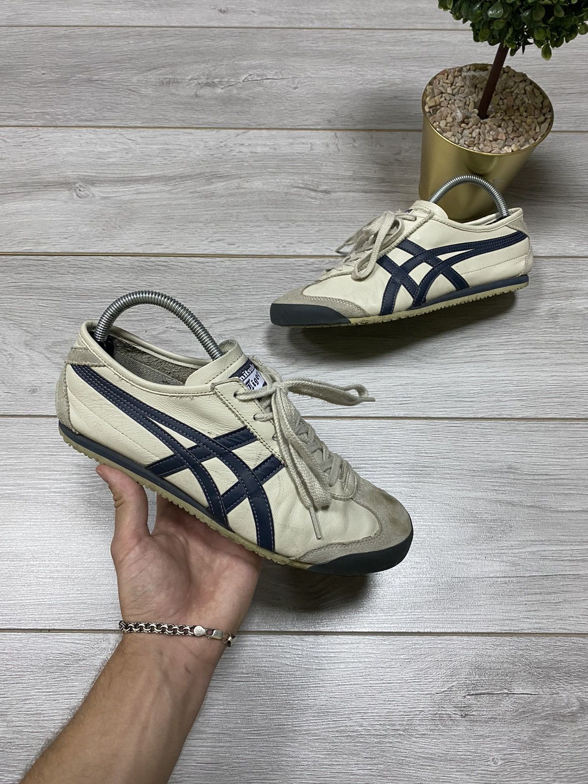 Asics ASICS Onitsuka Tiger vintage sneakers Size US 7.5 / EU 40-41 - 1 Thumbnail