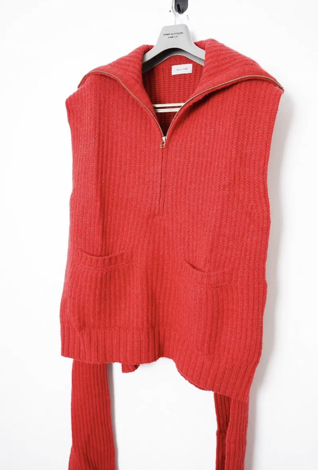 Bed j.w. Ford Bed J.W. Ford Red Vest Wide Lapel Tie Detail Sweater Size US S / EU 44-46 / 1 - 3 Thumbnail