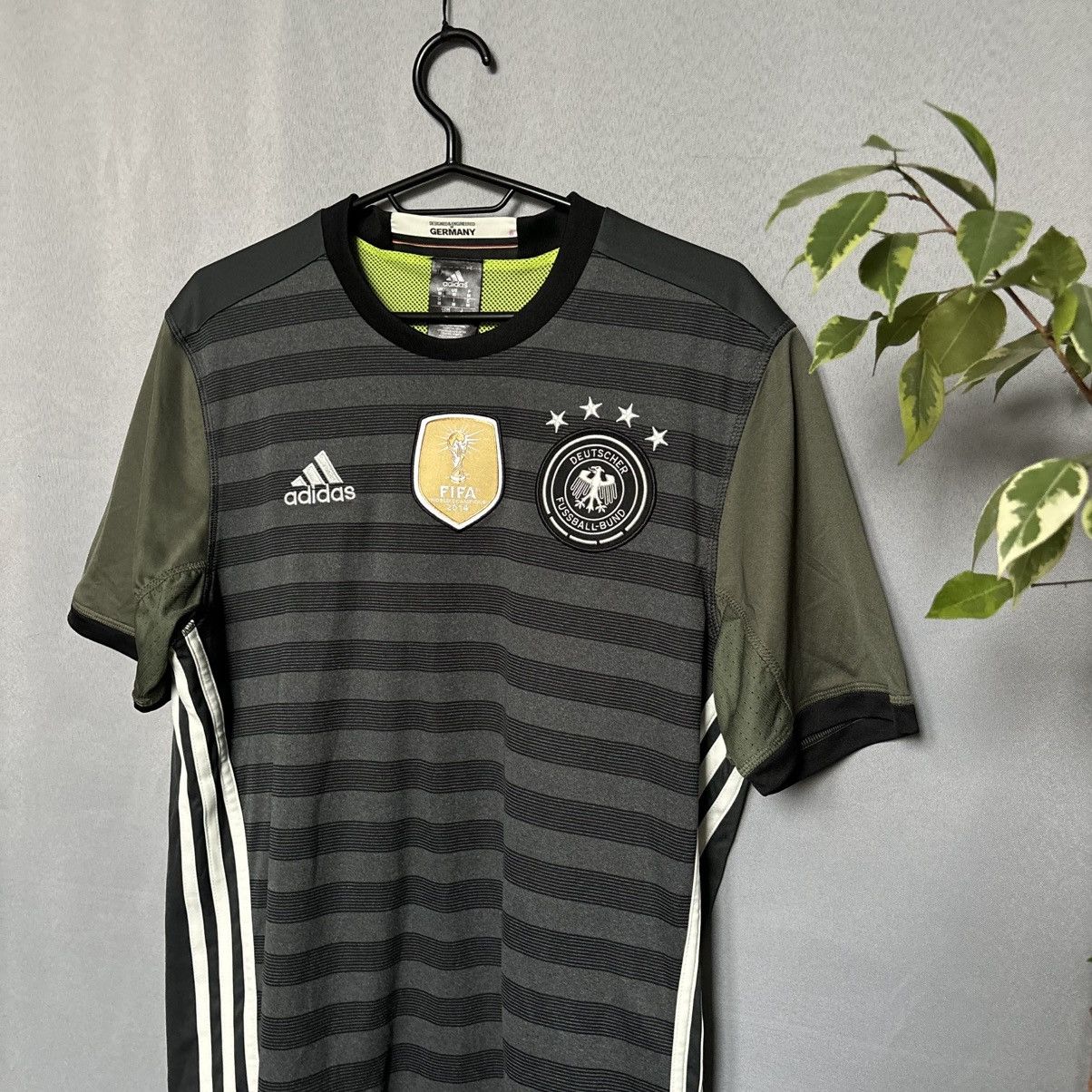 Adidas Adidas Germany Deutscher Fifa World champions 2014 medium Size US M / EU 48-50 / 2 - 1 Thumbnail