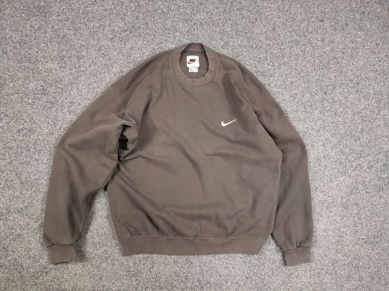 Nike Vintage 90's Nike Logo Khaki Faded Square Sweathsirt USA Size US M / EU 48-50 / 2 - 12 Thumbnail