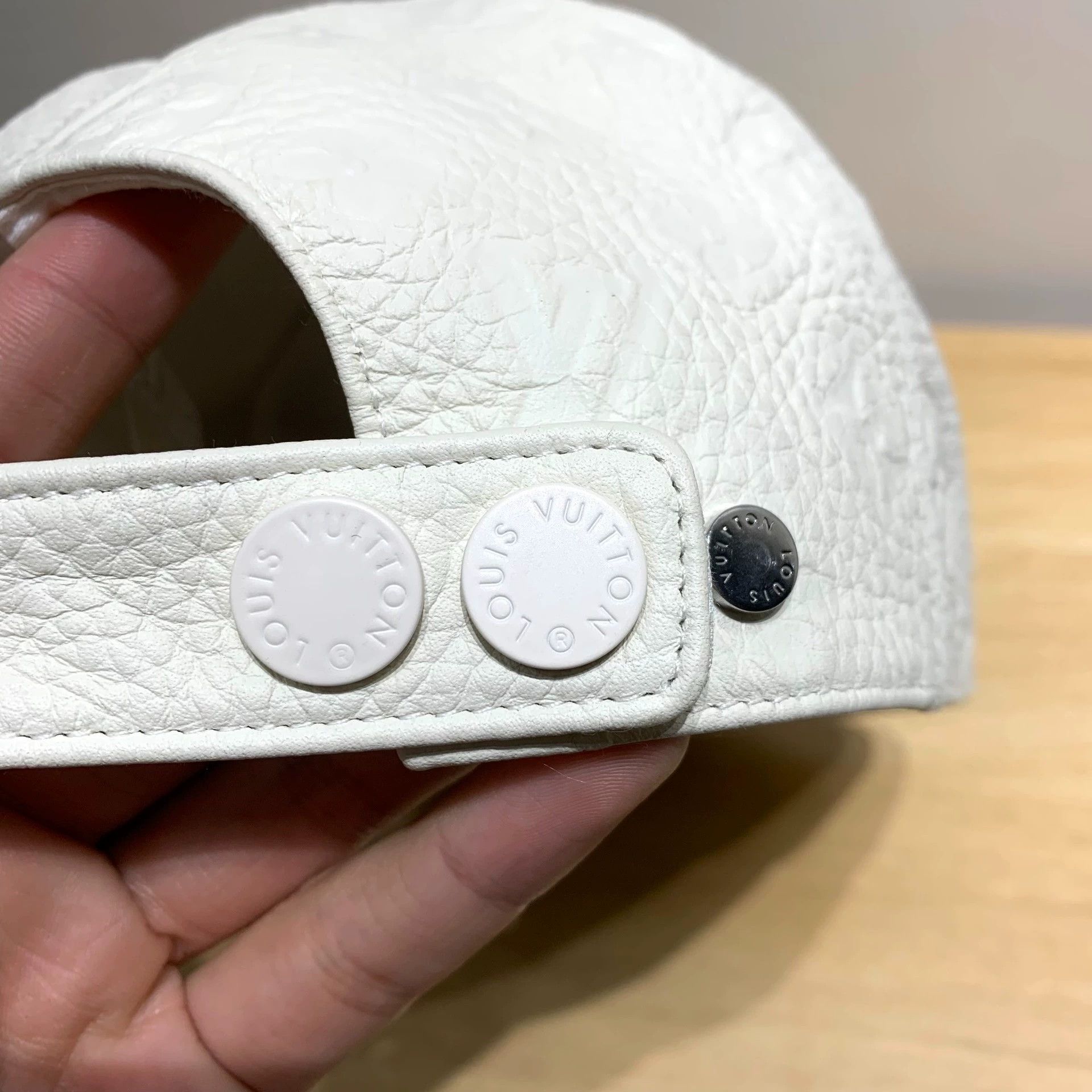 Louis Vuitton 99% new condition Louis Vuitton full leather baseball cap Size ONE SIZE - 6 Thumbnail
