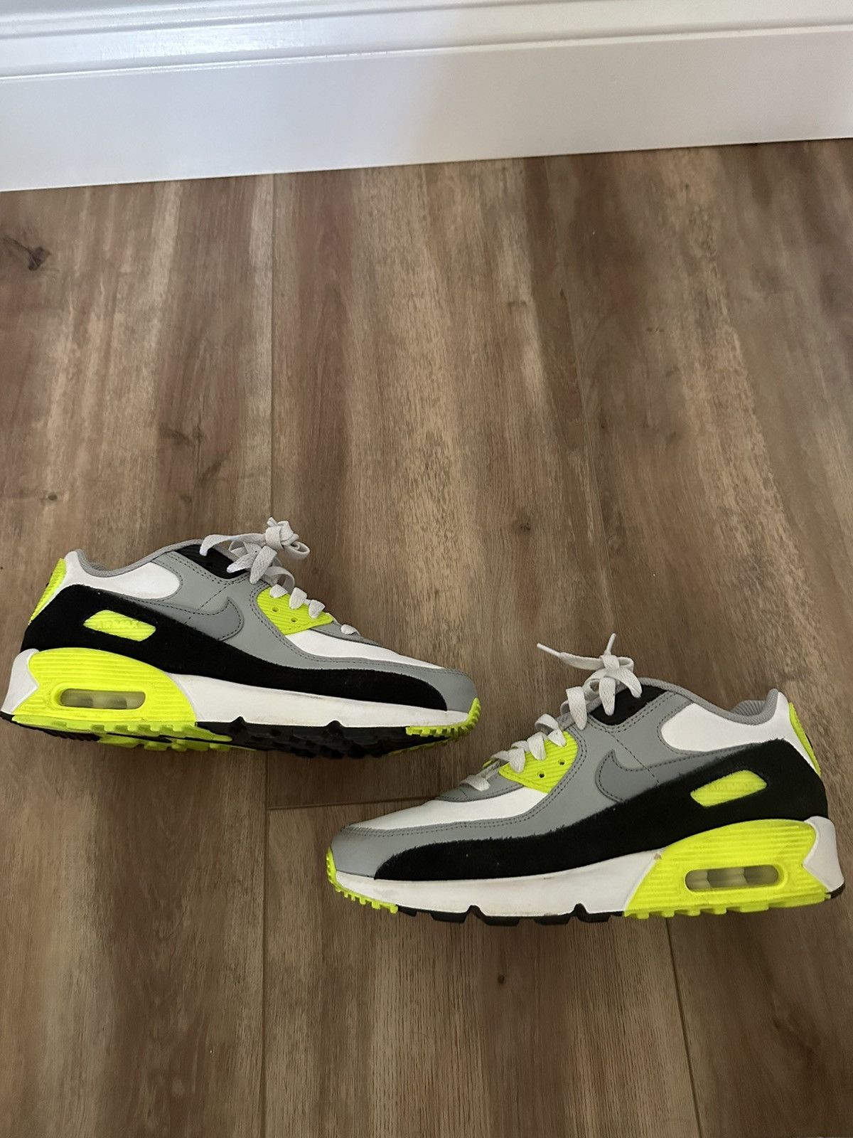 Nike Nike Air Max 90s Size US 7 / EU 40 - 2 Thumbnail
