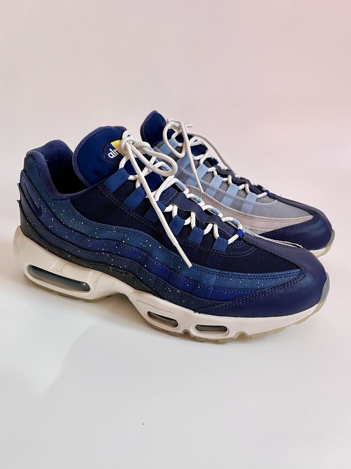 Nike Nike Air Max 95 “Day and Night” Size US 11 / EU 44 - 3 Thumbnail