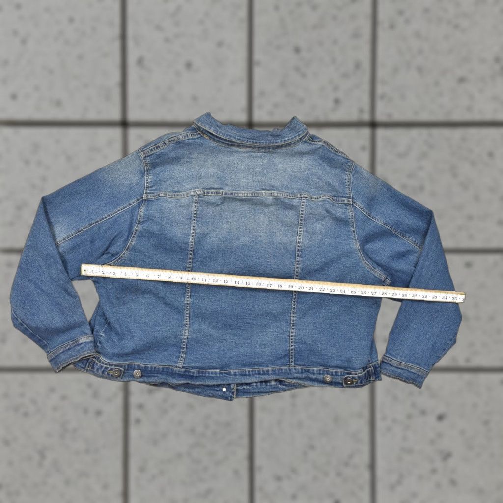 Torrid Torrid Denim First At Fit Women's 6 Blue Jean Trucker Jacket Cotton Spandex Jacket Denim Regular Blue Women Size 28" / US 6 / IT 42 - 1 Thumbnail