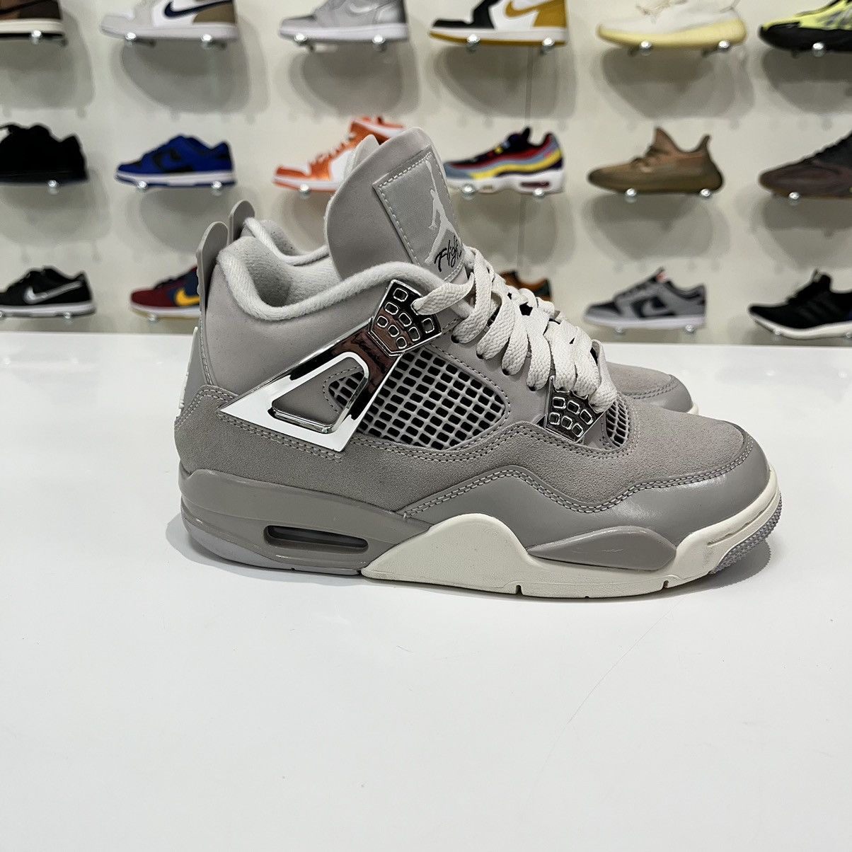 Nike Air Jordan 4 Retro Frozen Moments (W) Size US 6 / IT 36 - 6 Thumbnail