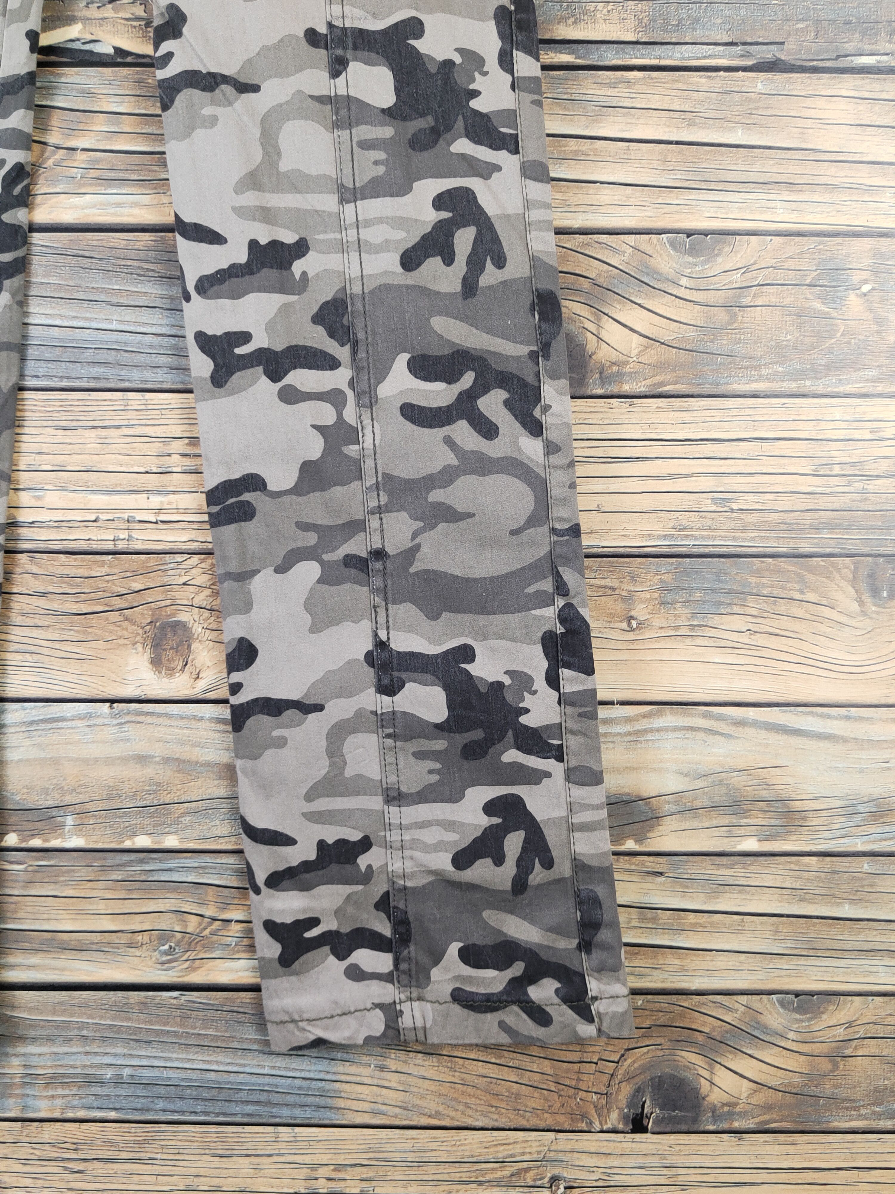 Japanese Brand DLL Japanese Brand Camouflage Multipocket Cargo Pants #234 Size 26" / US 2 / IT 38 - 6 Thumbnail