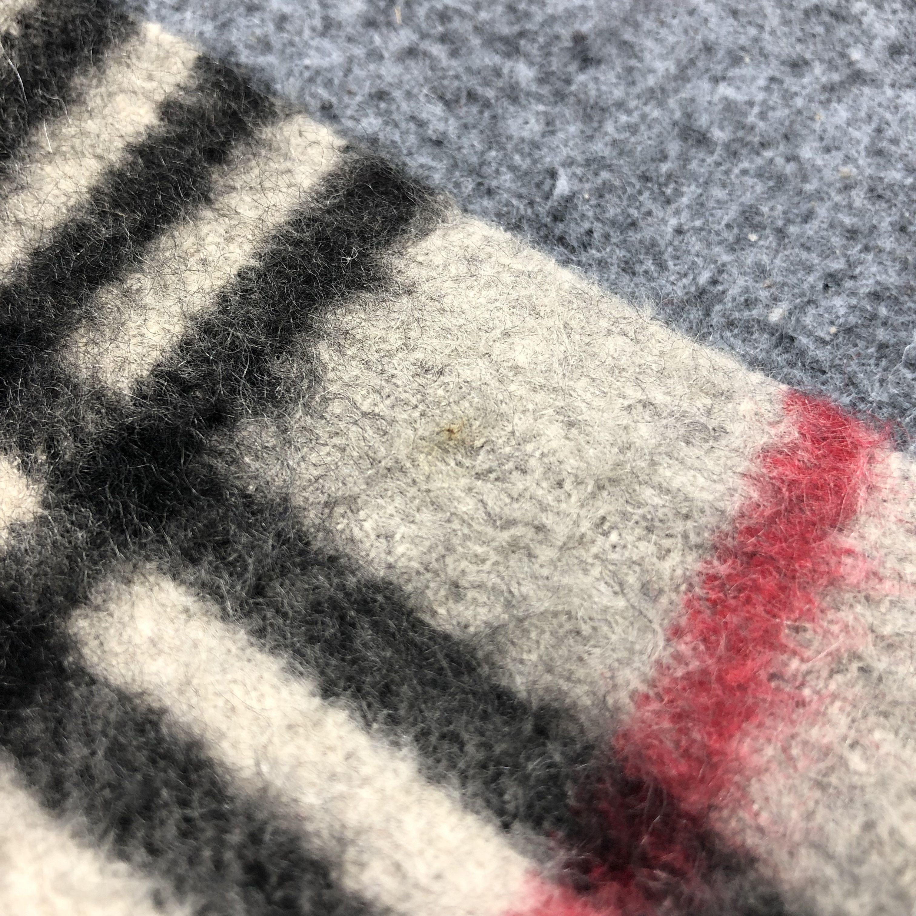 Burberry Burberry Nova Check Grey Cashmere Scarf Muffler V738 Size ONE SIZE - 5 Thumbnail