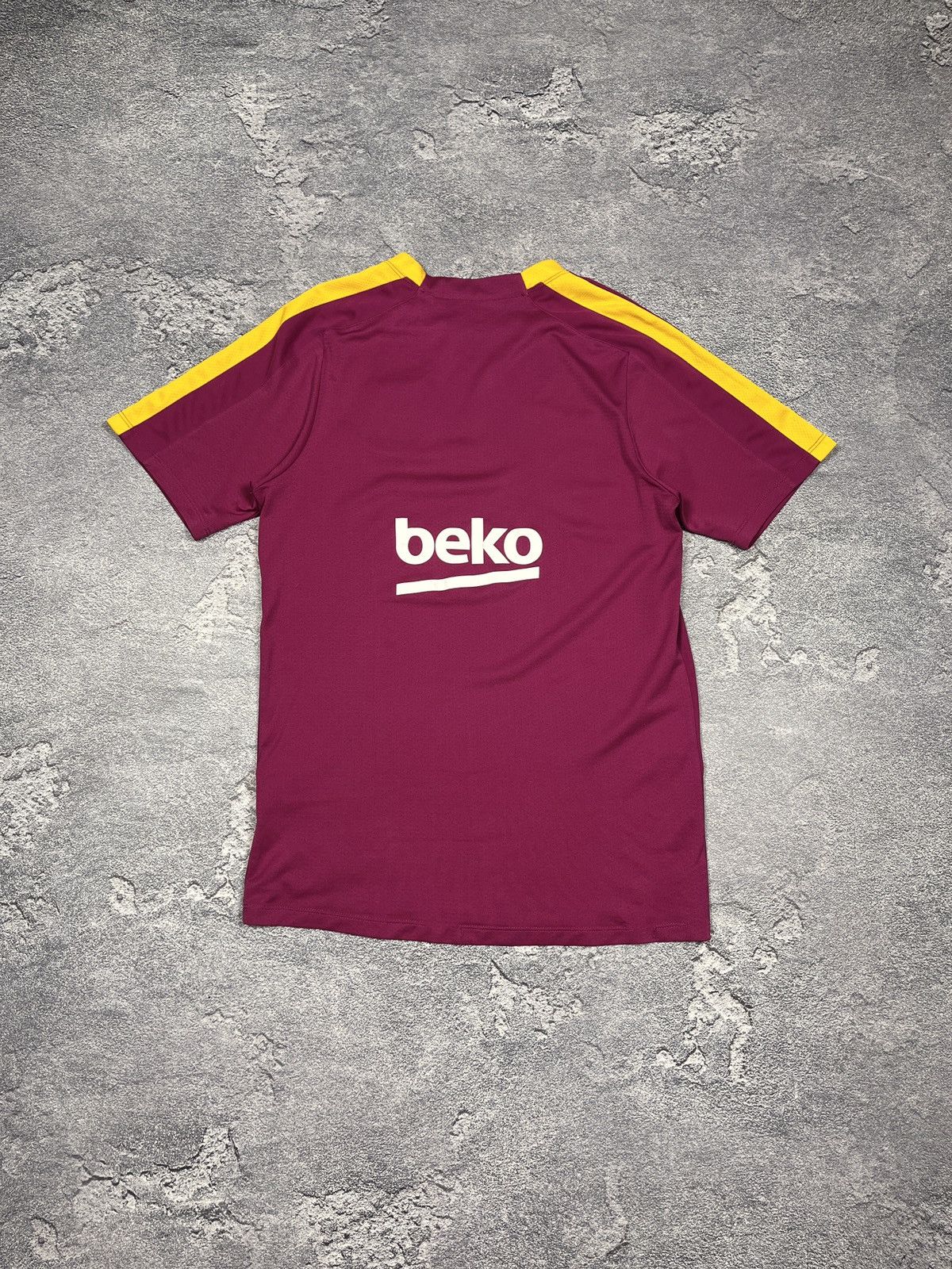 Nike × Vintage Nike Barcelona Qatar Airways Jersey FCB Size US S / EU 44-46 / 1 - 2 Thumbnail