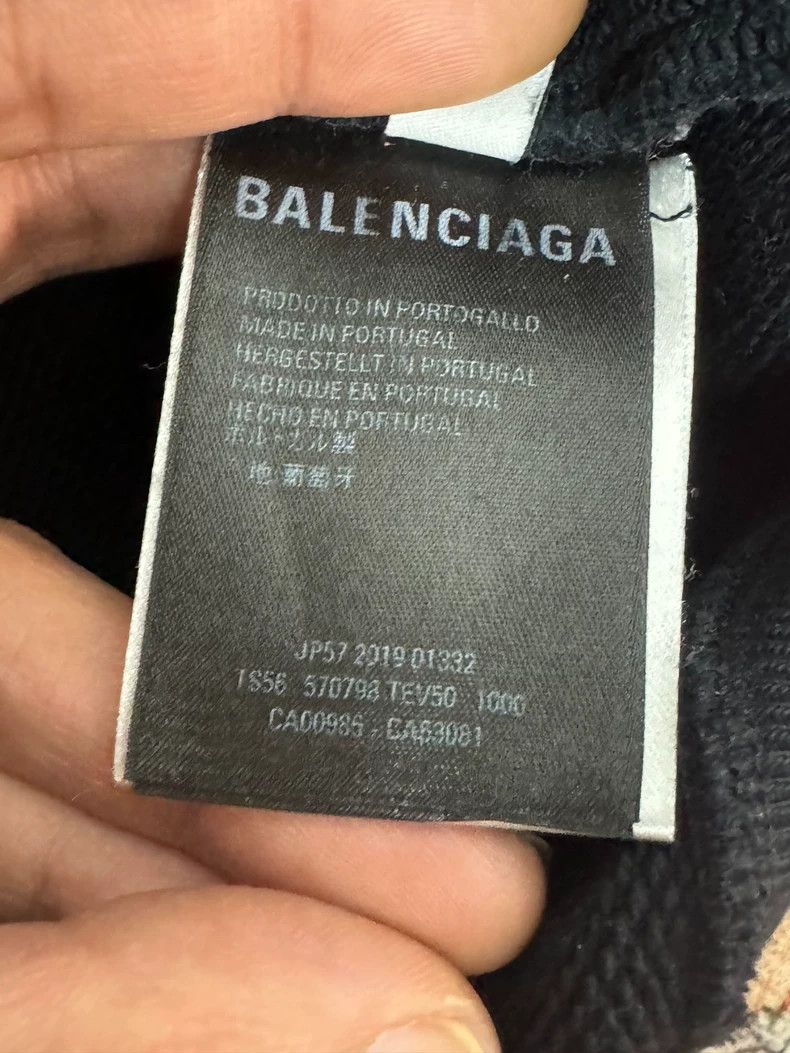 Balenciaga Balenciaga Black rainbow embroidered wheatear monogram hood Size US S / EU 44-46 / 1 - 5 Thumbnail
