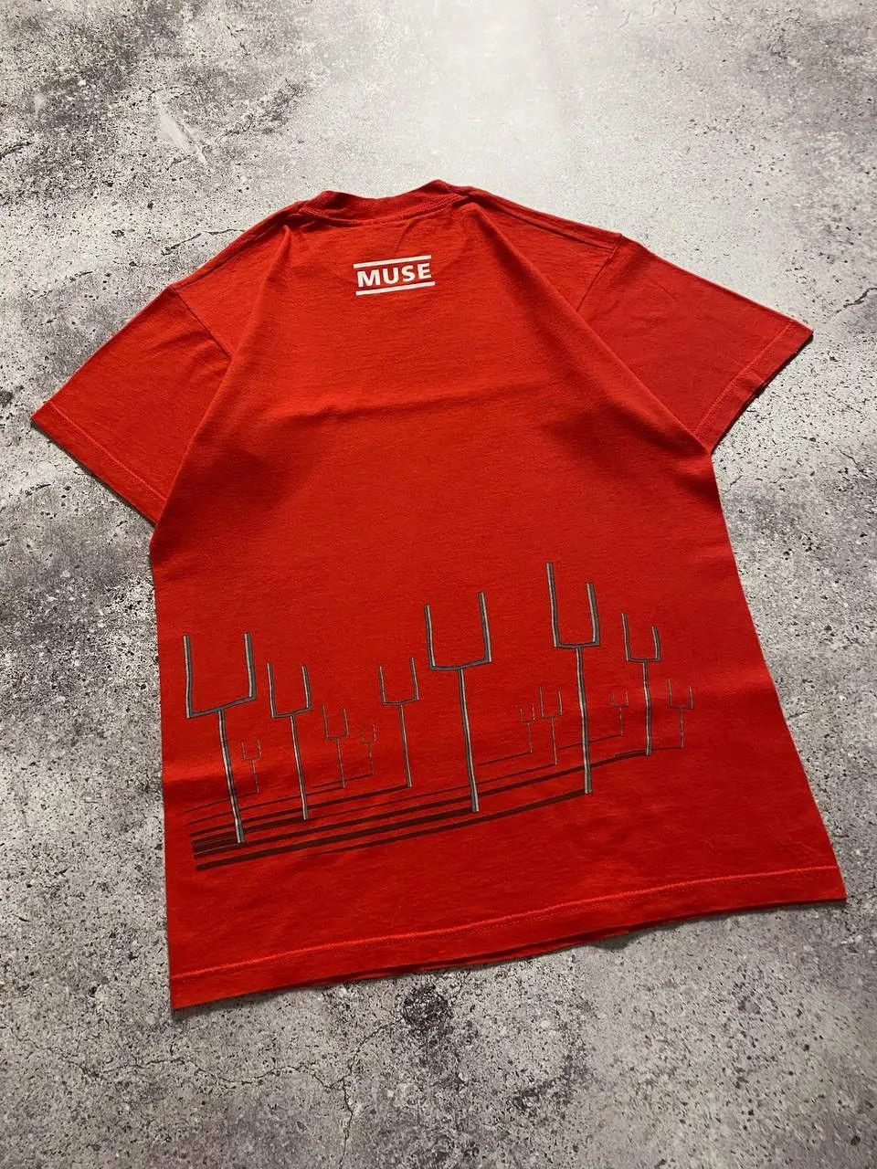 Band Tees VINTAGE 2000s MUSE “ SYMMETRY” ALBUM ROCK BAND T SHIRT Size US M / EU 48-50 / 2 - 9 Thumbnail