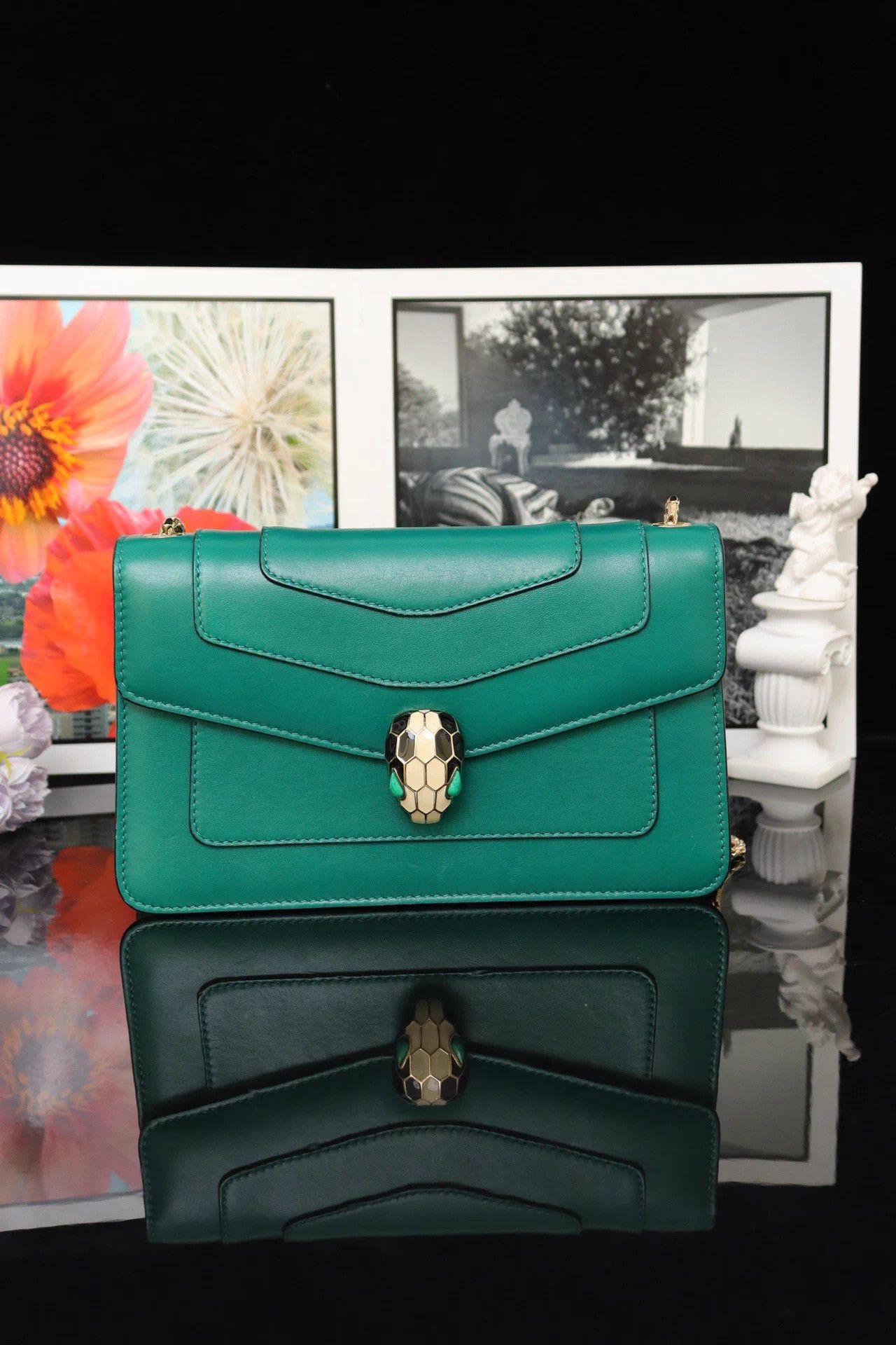 Bvlgari Bvlgari Serpenti Emerald 22x13x4.5 with mirror Size ONE SIZE - 1 Thumbnail