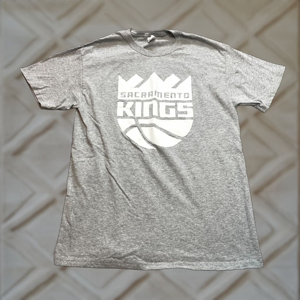 Fruit Of The Loom Fruit of the Loom Shirt Adult M Gray Sacramento Kings Logo NBA T Size US M / EU 48-50 / 2 - 1 Thumbnail