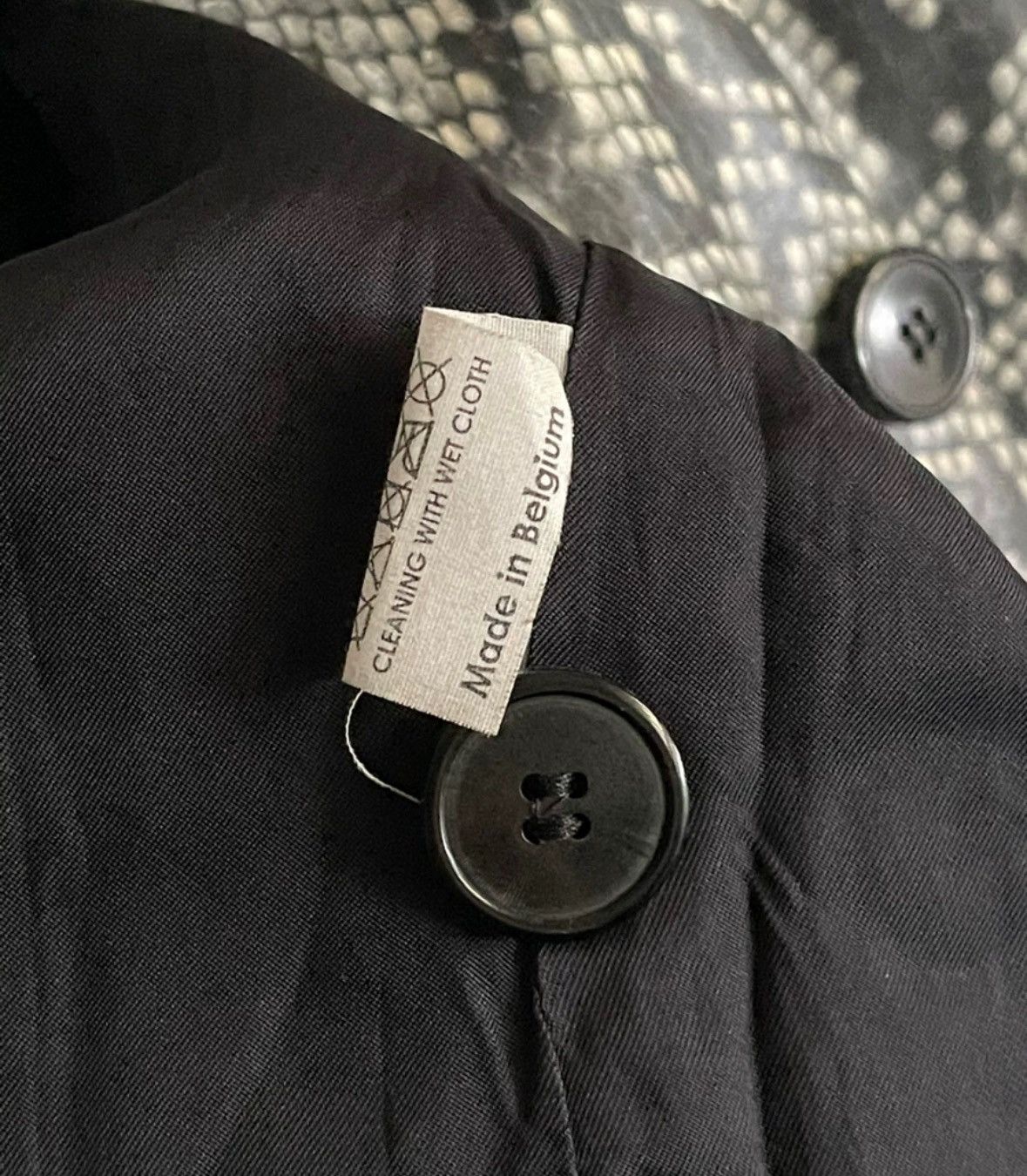 Dries Van Noten Dries van noten Snake skin overcoat 2412-Nextarrow Size US S / EU 44-46 / 1 - 5 Thumbnail