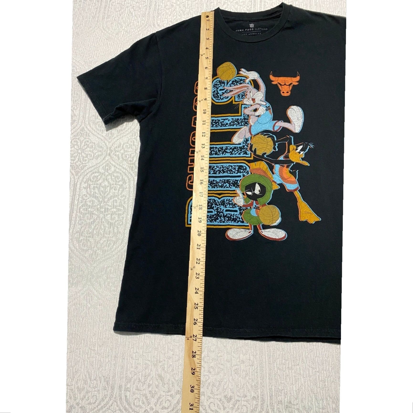 Junk Food VINTAGE Junk Food Chicago Bulls Bugs Bunny Space Jam A New Legacy T-Shirt Mens M Black Size US M / EU 48-50 / 2 - 4 Thumbnail