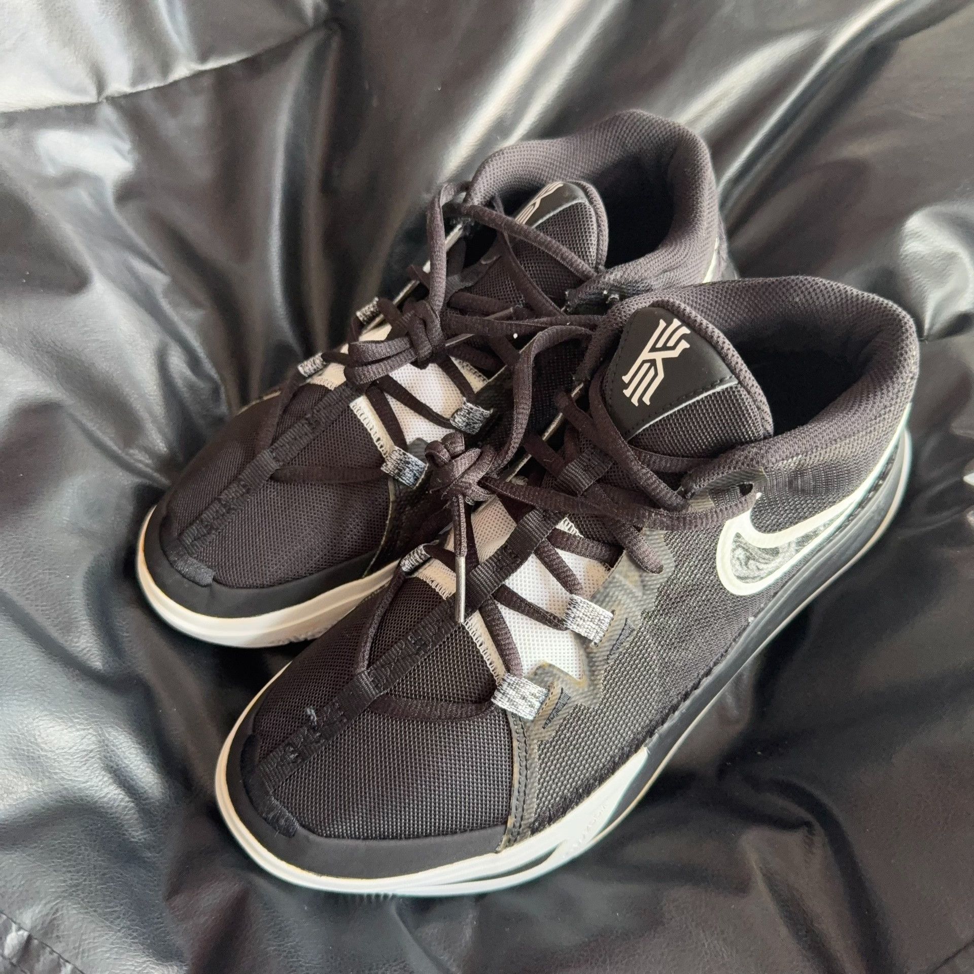 Nike Nike Black Lowtop Sneakers 42 Men Size US 9 / EU 42 - 1 Thumbnail
