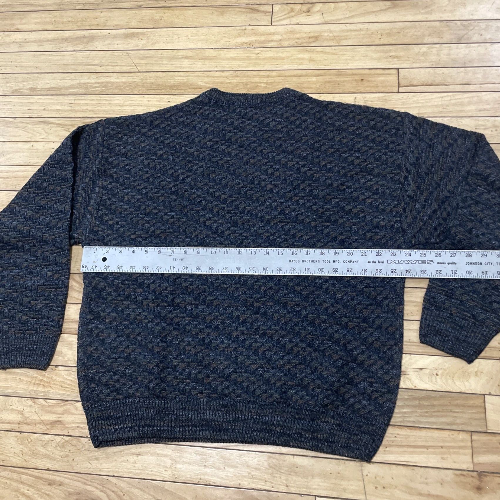 Etro VINTAGE Towncraft Sweater Men L Navy Texture Retro Y2k Streetwear Preppy New Deadstock Pullover Knit Crew Neck Long Sleeve Blue Mens Sweater Size US L / EU 52-54 / 3 - 7 Thumbnail