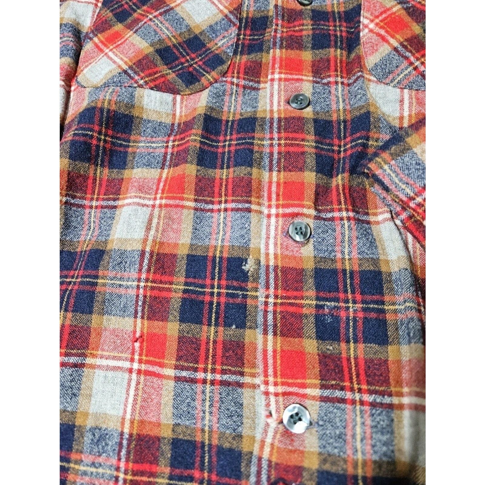 Pendleton 70s Pendleton Men L Wool Board Shirt USA Distressed Vintage Size US L / EU 52-54 / 3 - 9 Thumbnail