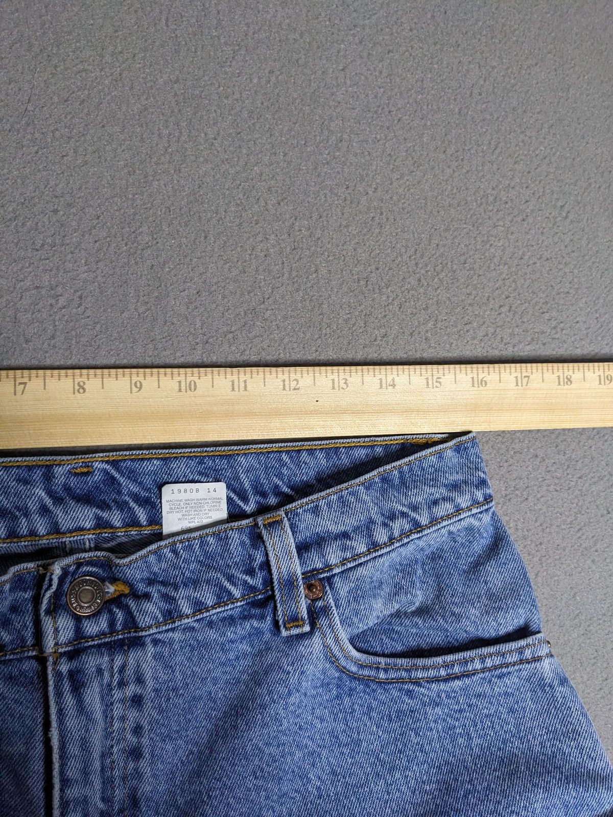 Levi's VTG 90s Levis Jeans 550 Made USA Womens 32x30 Denim Relaxed Size 32" / US 10 / IT 46 - 15 Thumbnail