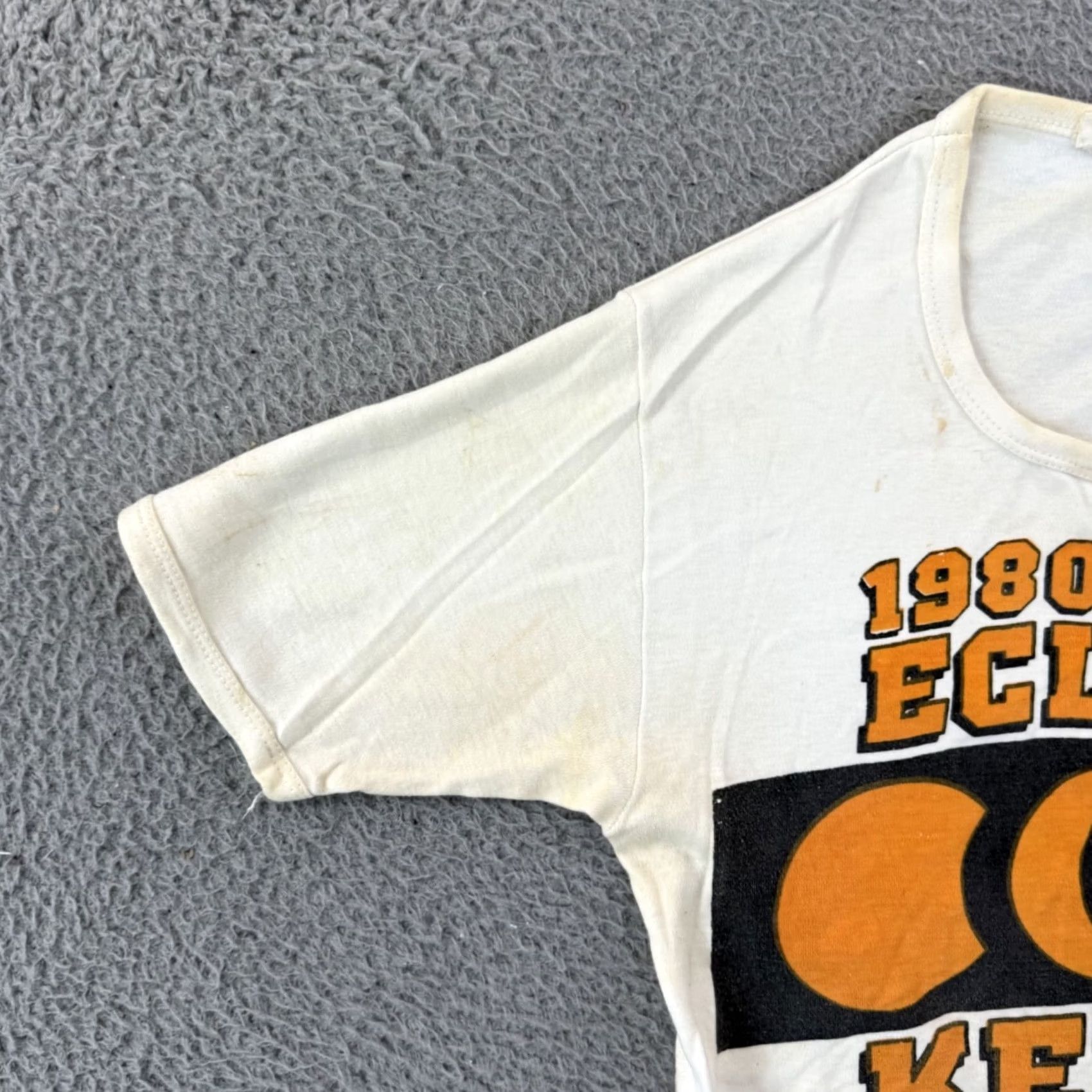 Vintage VINTAGE Kenya Solar Eclipse Shirt Adult Small White Short Sleeve 80s Outdoor USA Size US S / EU 44-46 / 1 - 4 Thumbnail