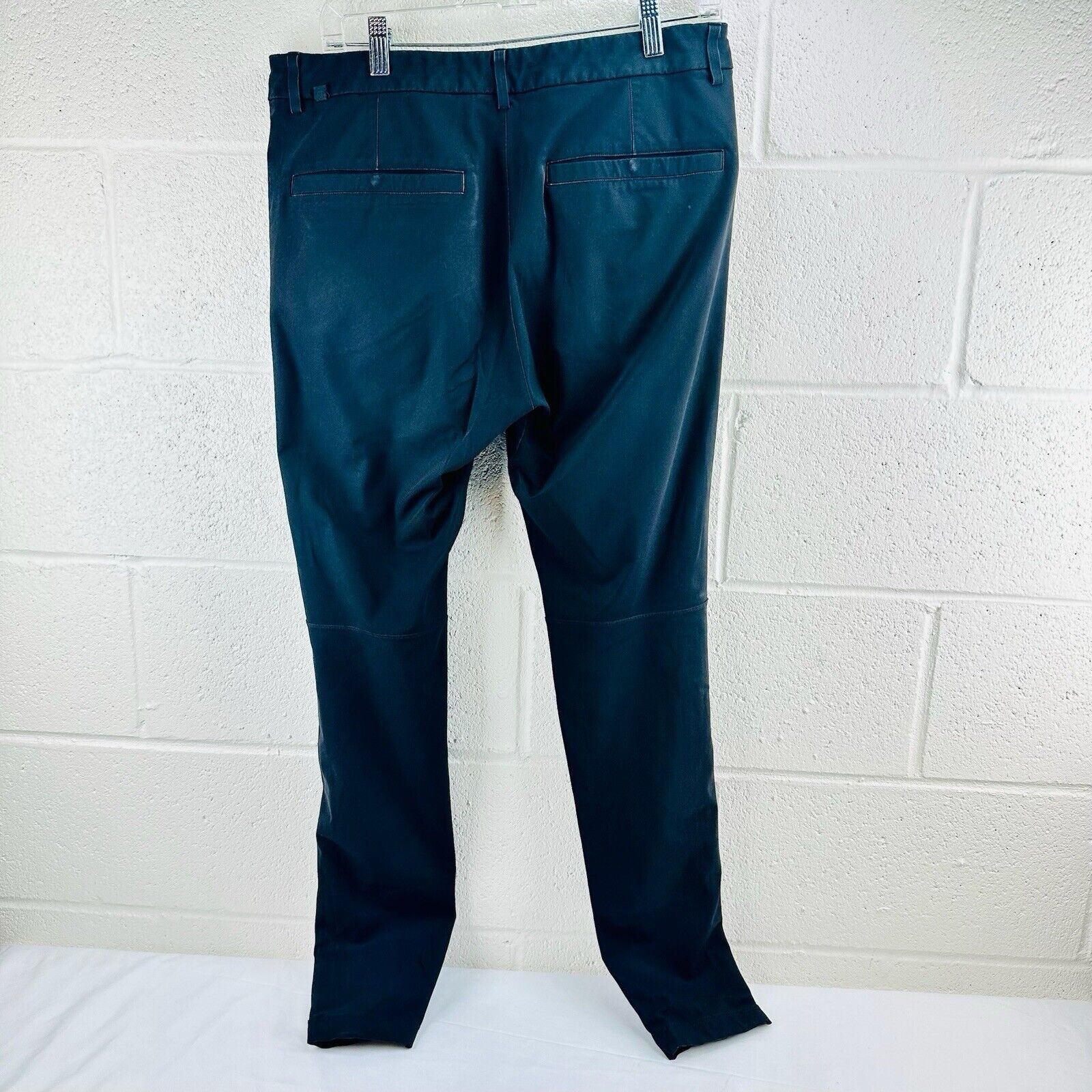 Lululemon Lululemon Commission Pant Classic Fit Warpstreme Navy 32 Size US 32 / EU 48 - 5 Thumbnail