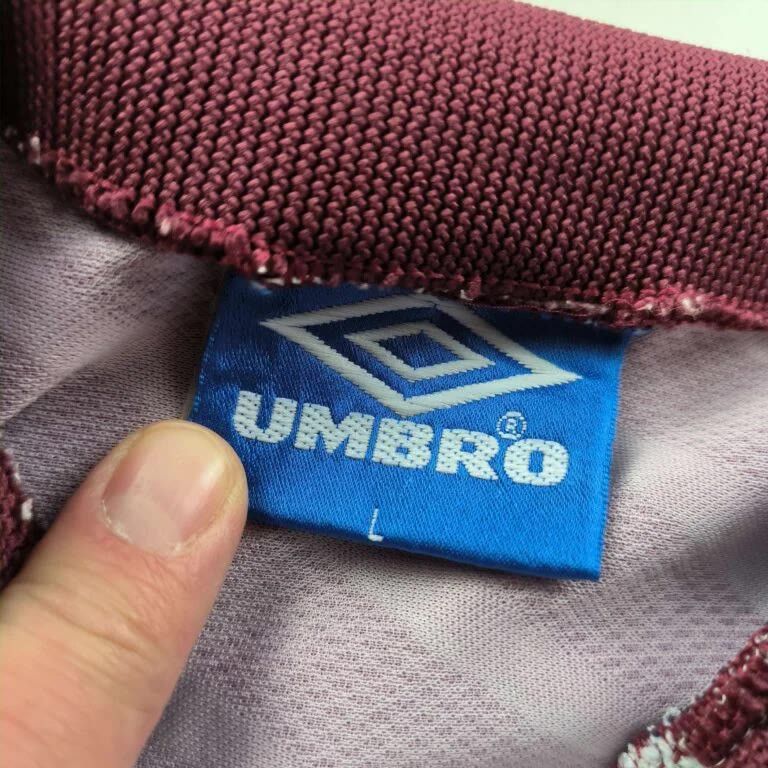 Umbro Manchester City 1996-97 Umbro away football jersey size L Size US L / EU 52-54 / 3 - 5 Thumbnail
